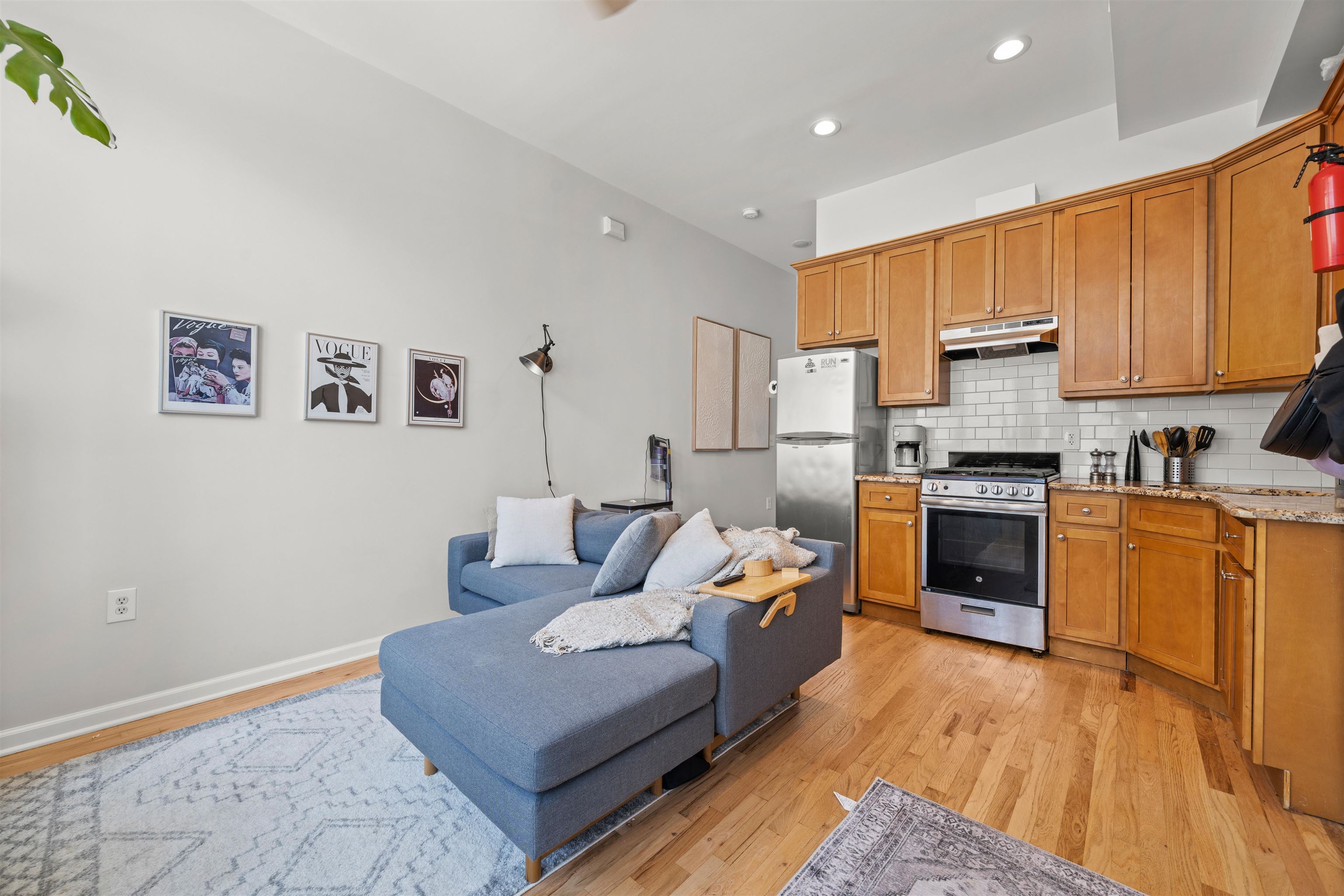 118 COLES ST Unit: 1L