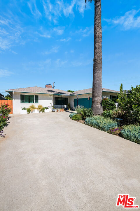 5651 Mammoth Ave
