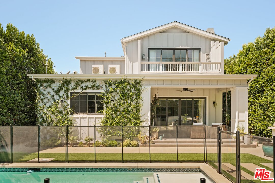 4538 Camellia Ave