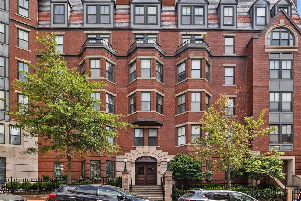 75 Clarendon St # 201