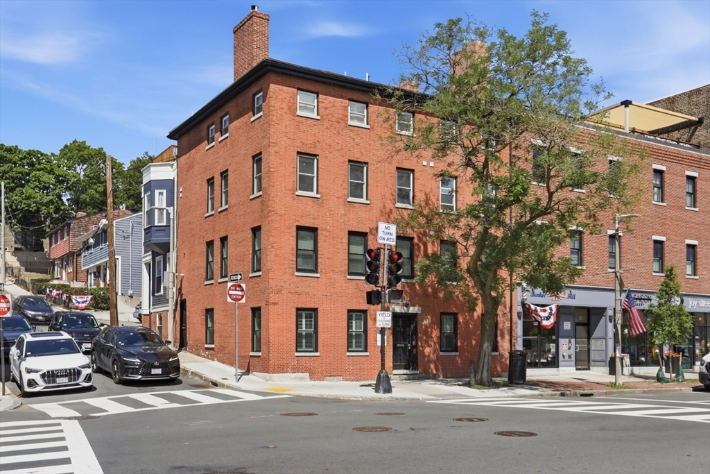 231 Main St # 1