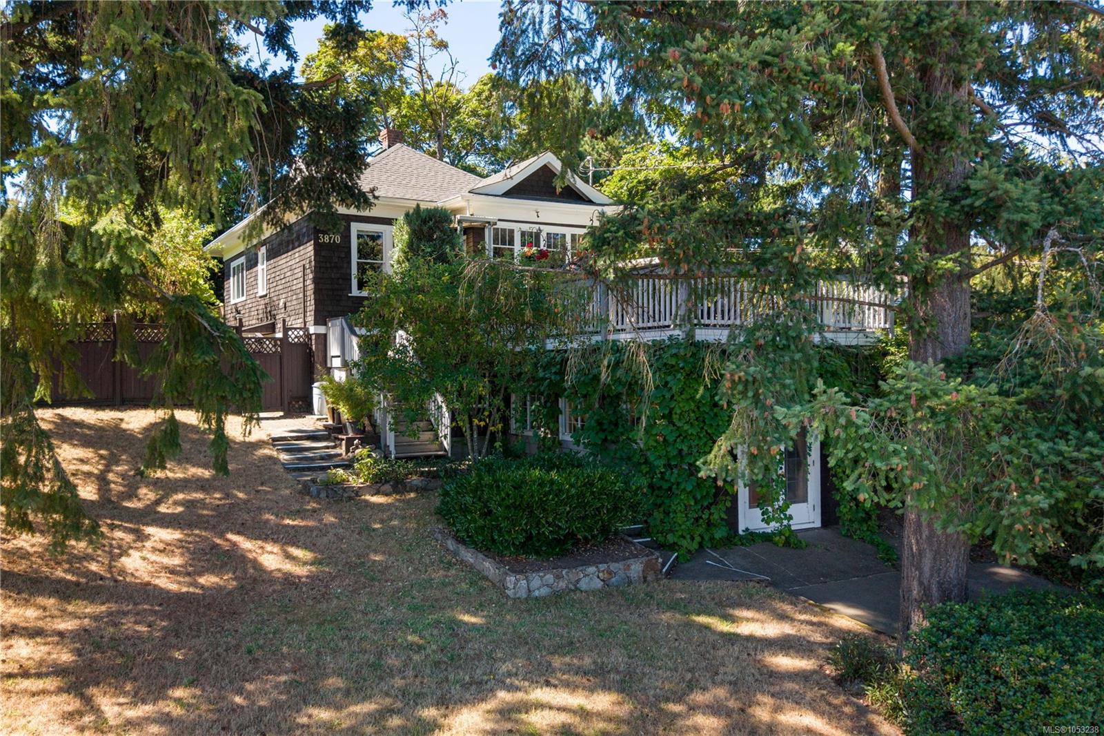 3870 Rowland Ave Saanich Bc Ca V8z 1y1 1053238