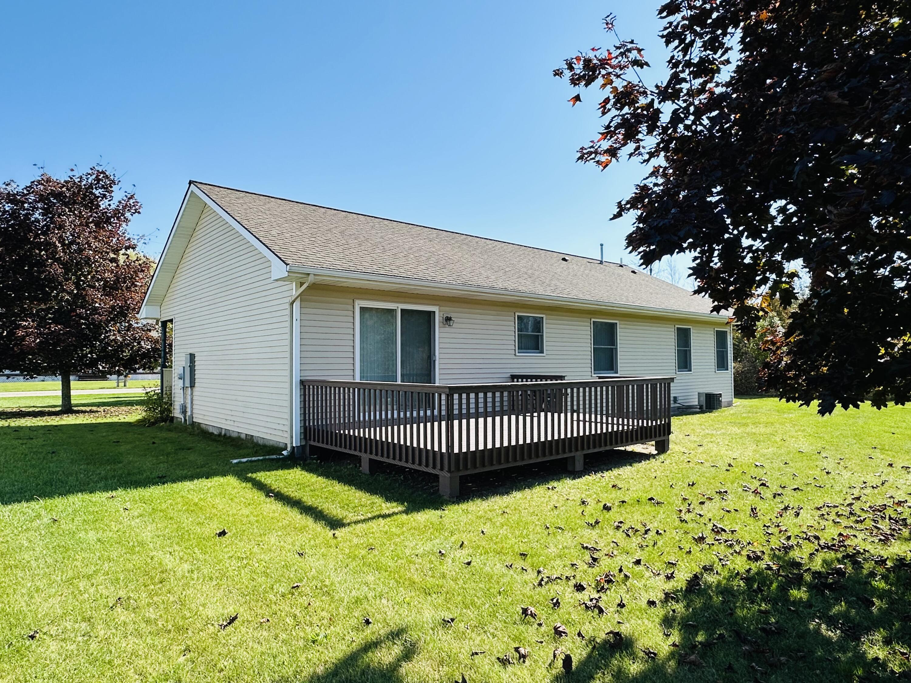 877 N Western Avenue