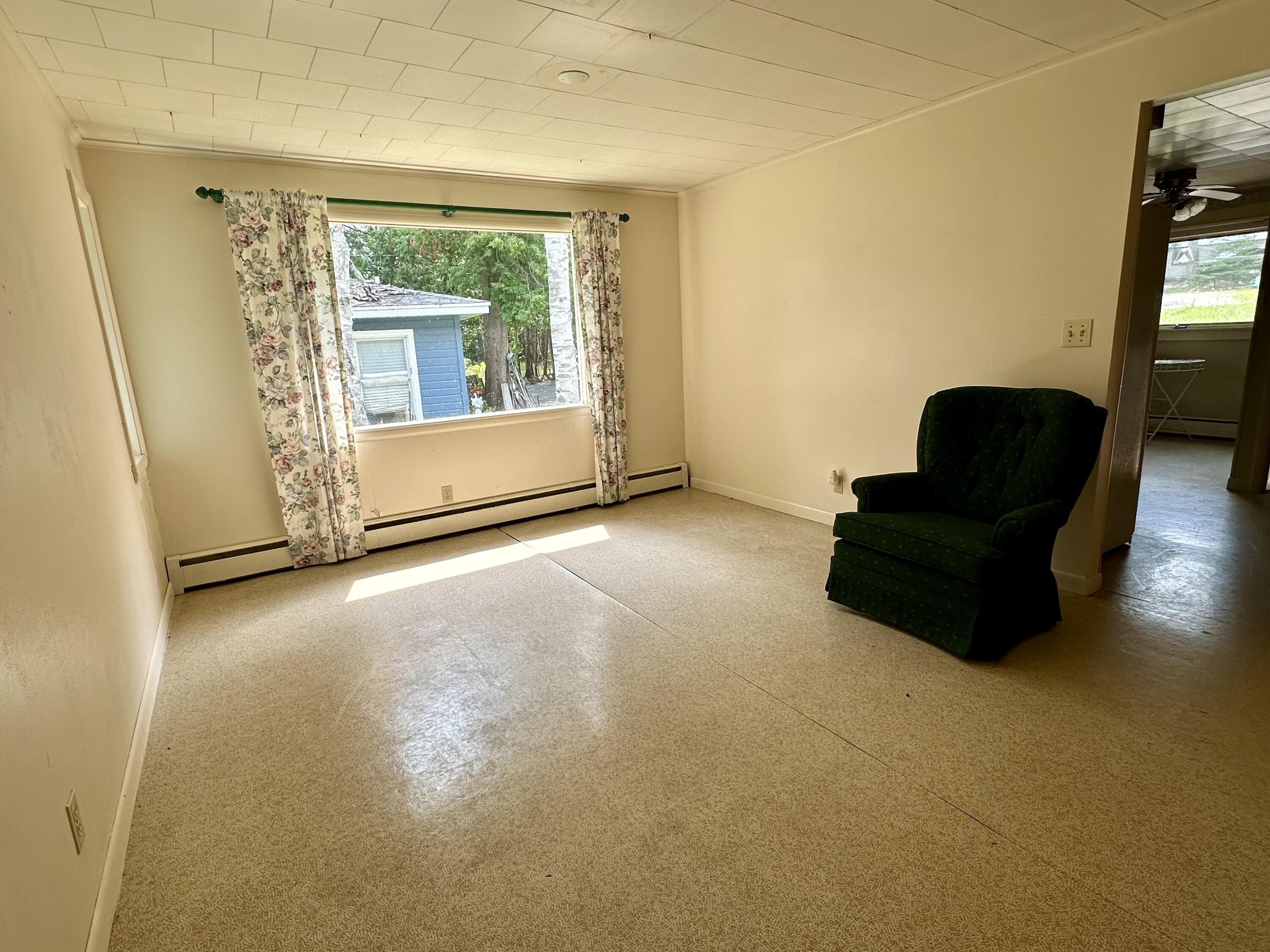 914 Lakeside Drive