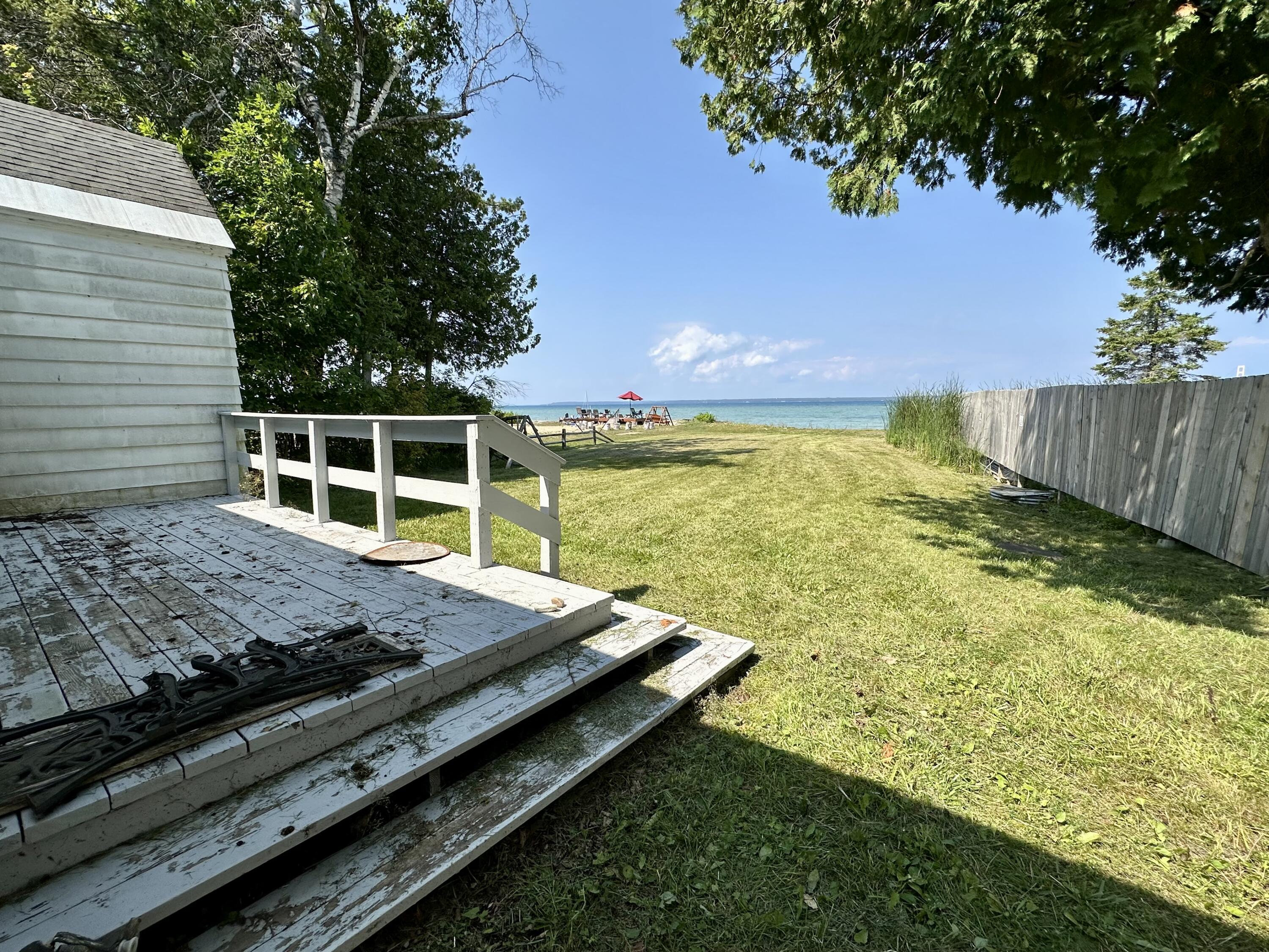 914 Lakeside Drive