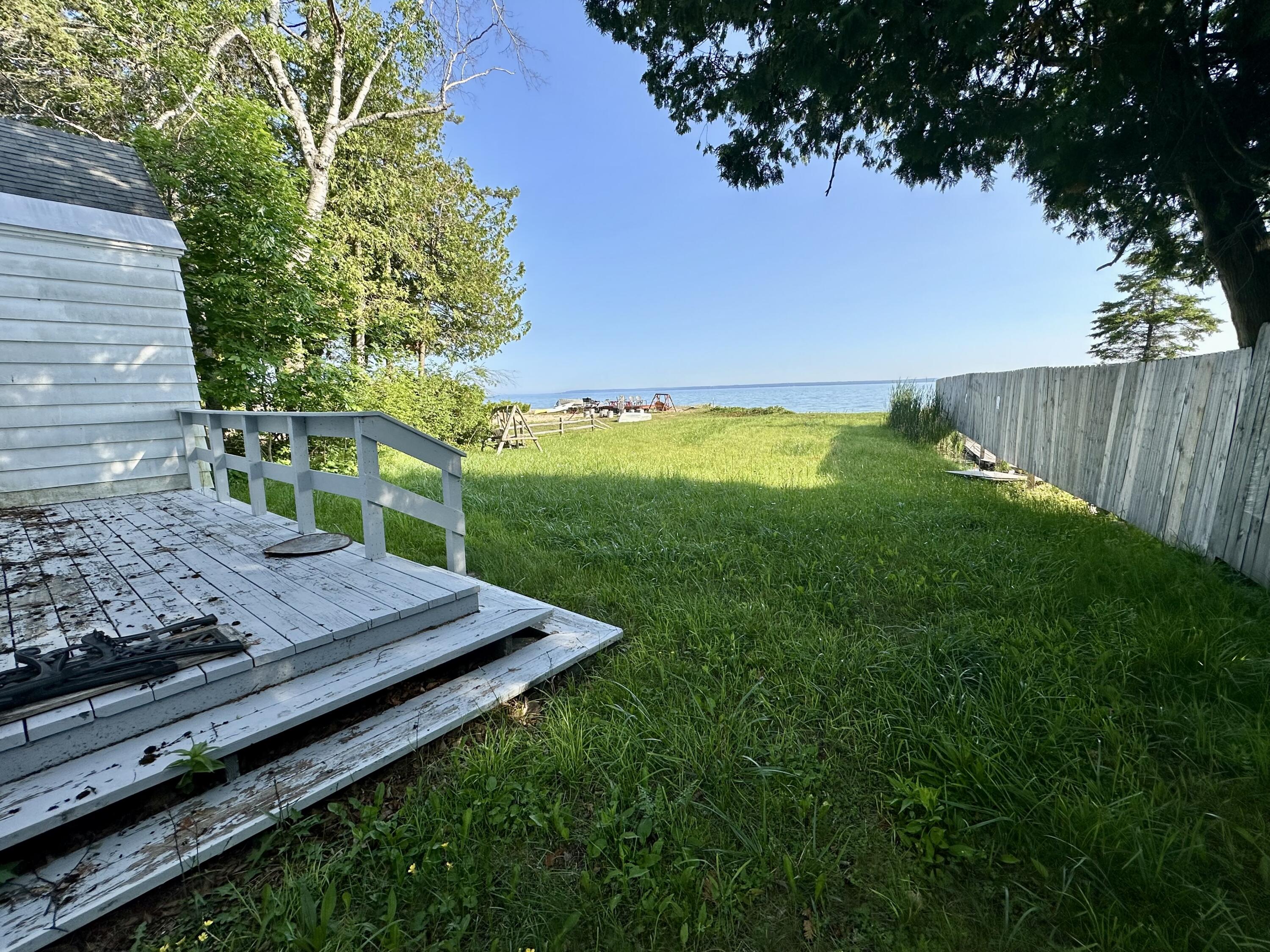 914 Lakeside Drive