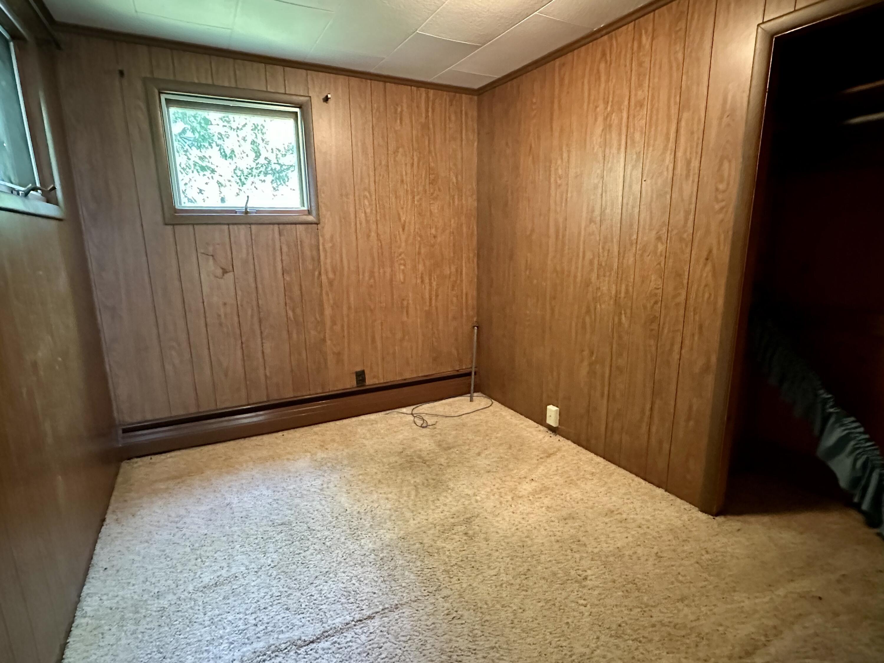 914 Lakeside Drive