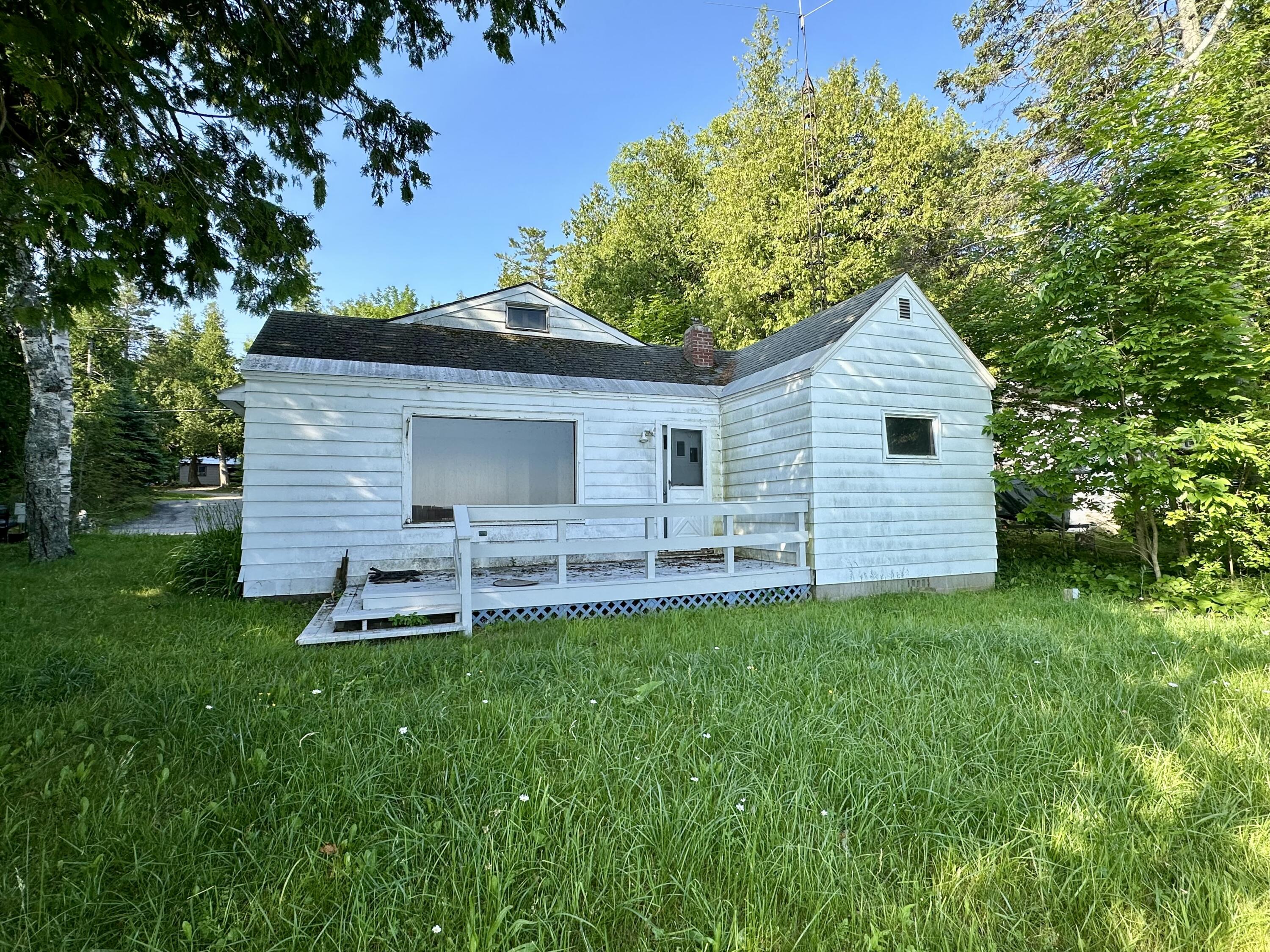 914 Lakeside Drive