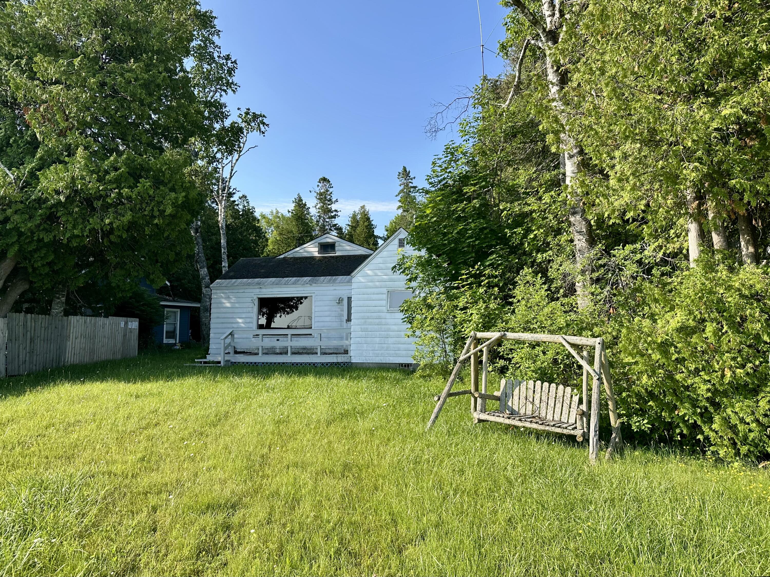 914 Lakeside Drive
