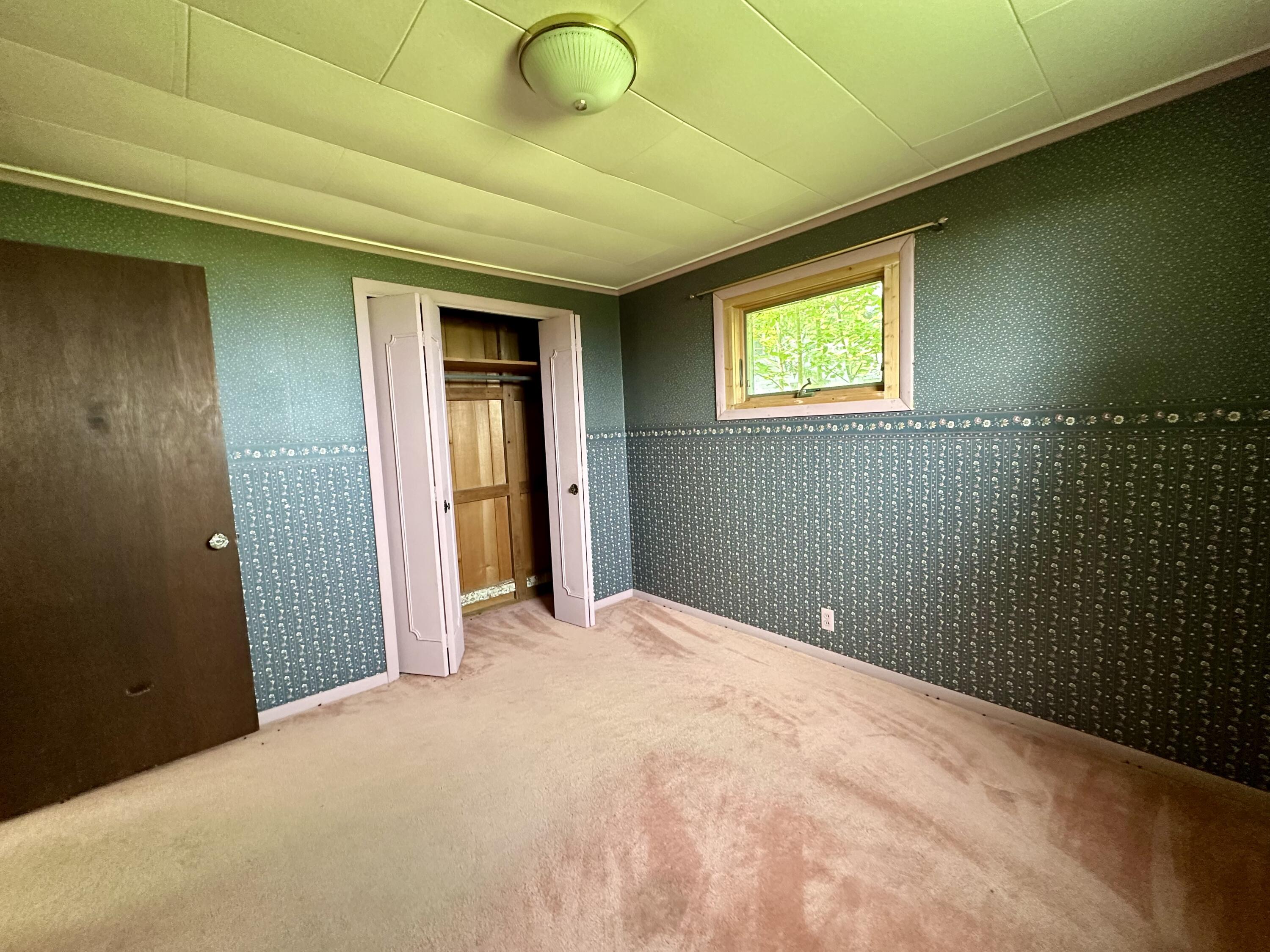 914 Lakeside Drive