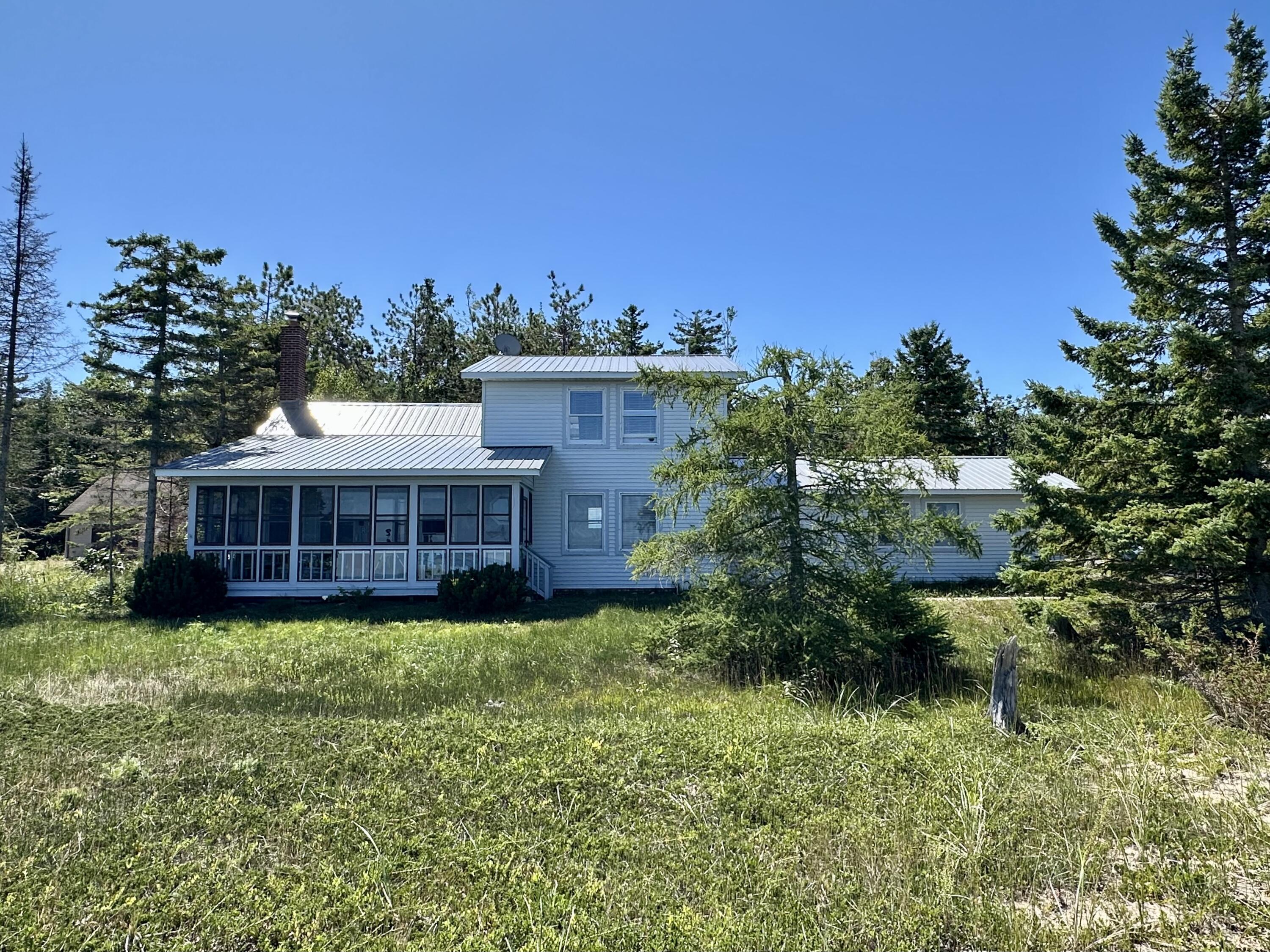 18453 Nipigon Lane