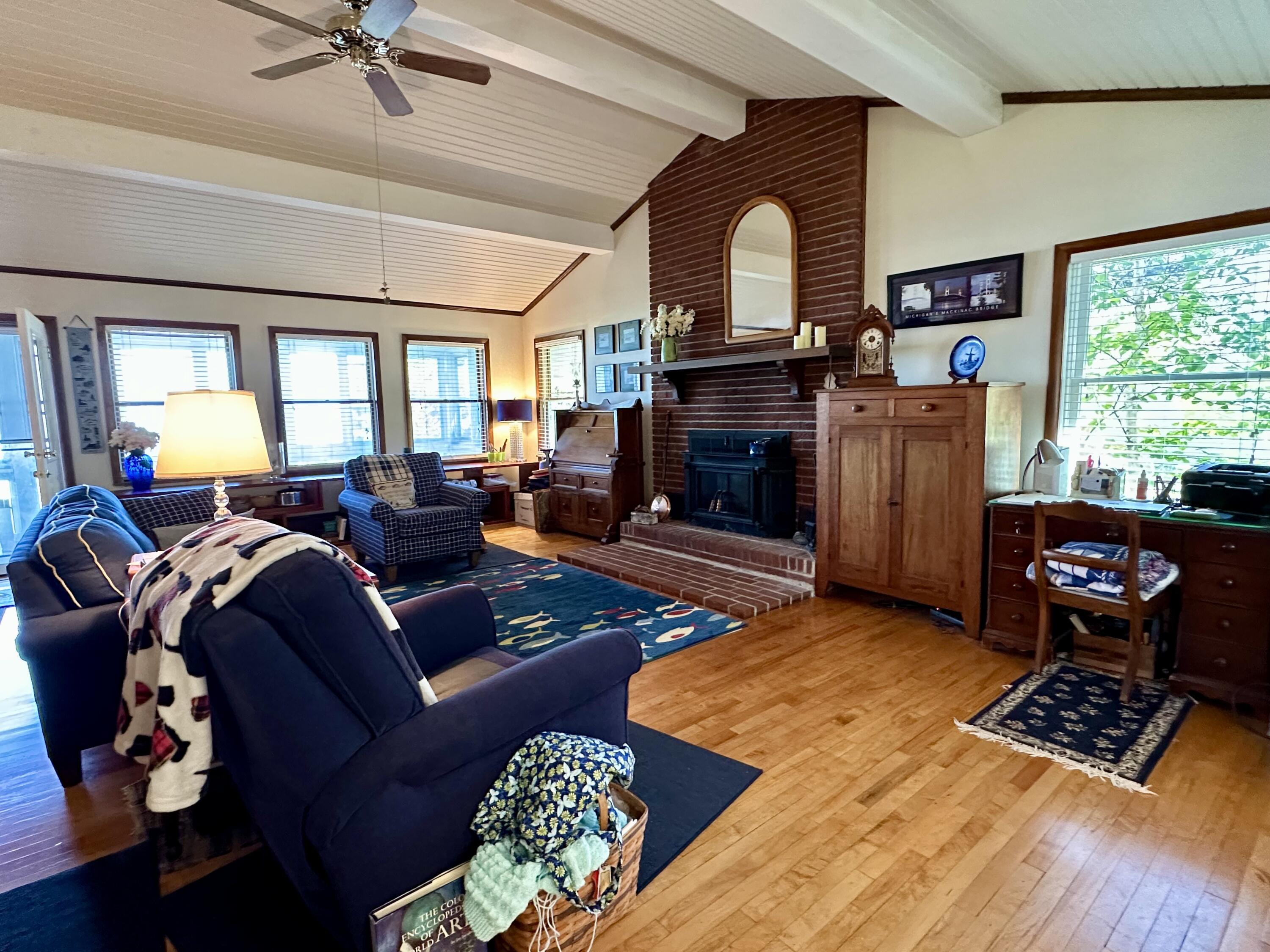 18453 Nipigon Lane