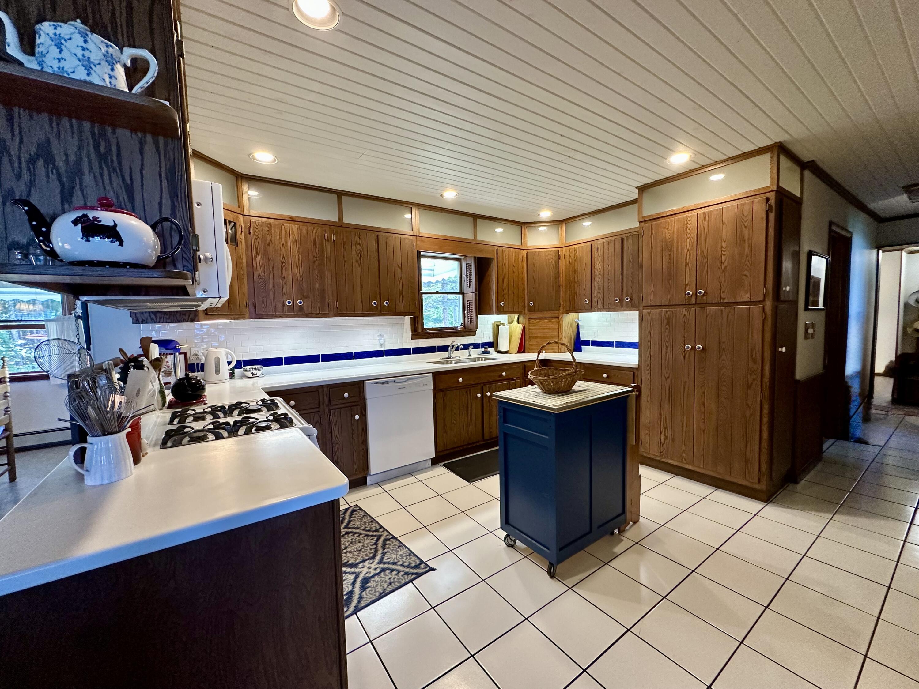 18453 Nipigon Lane