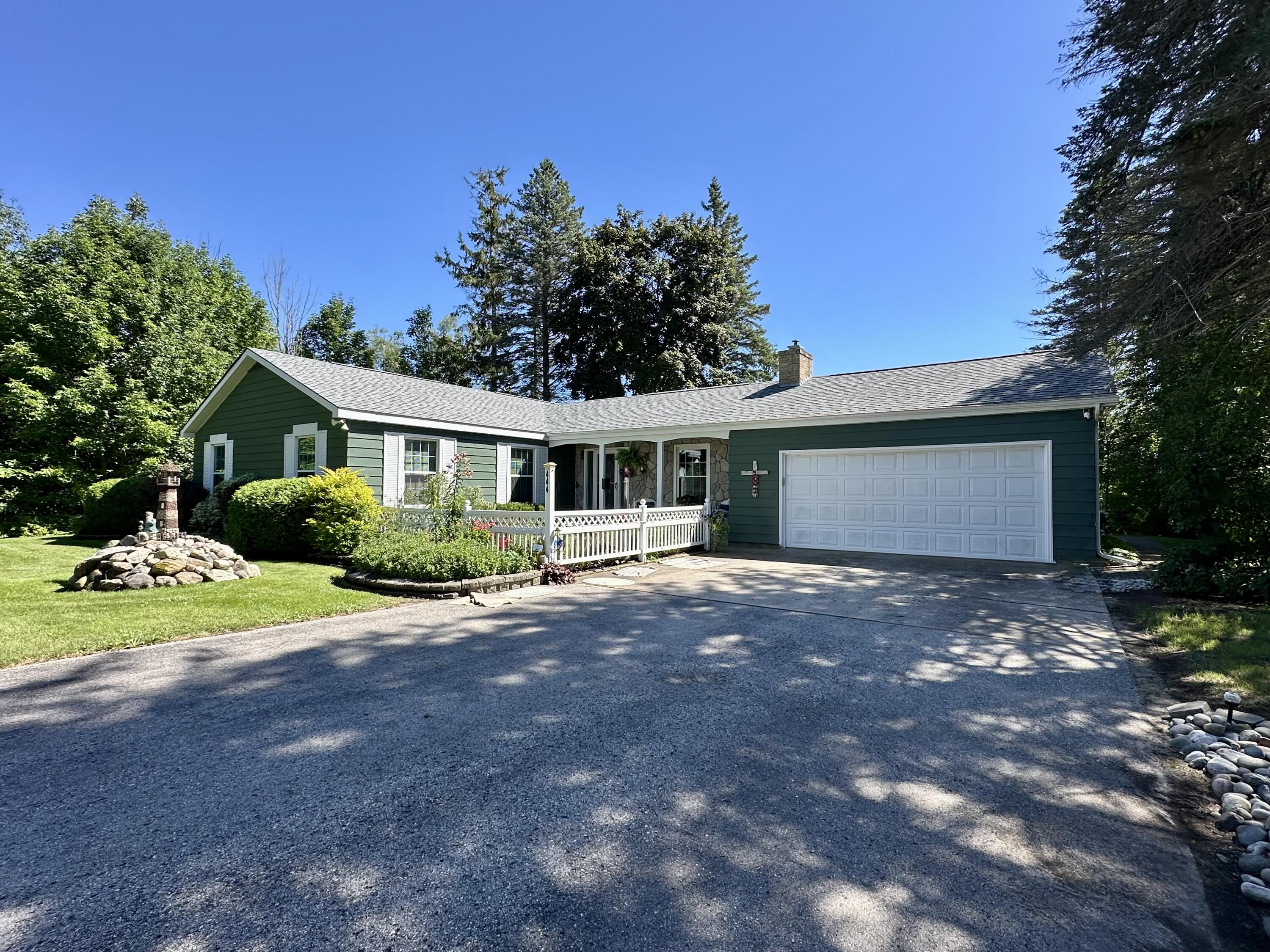 444 Riverside Drive