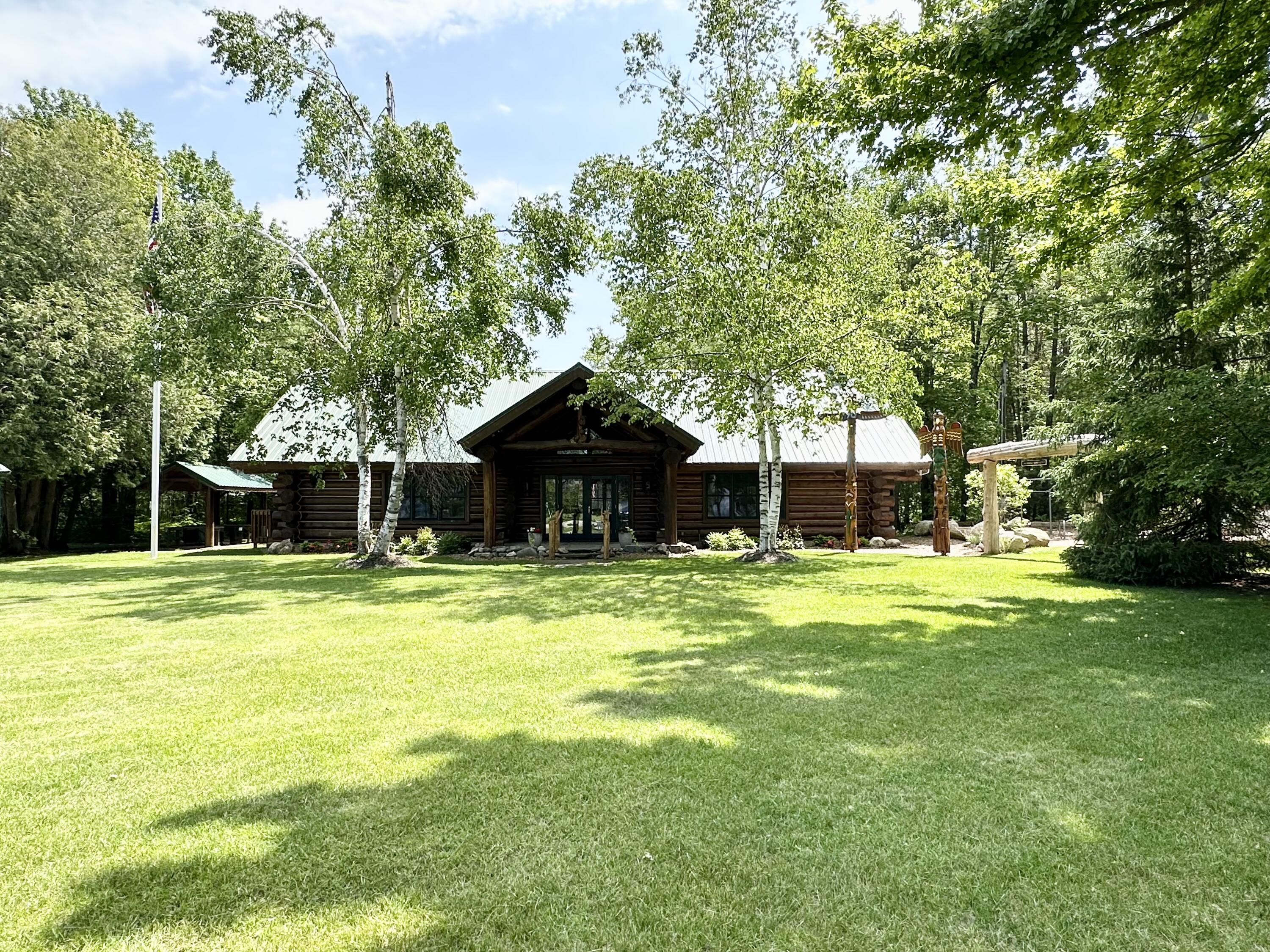 3286 Edgewater Drive