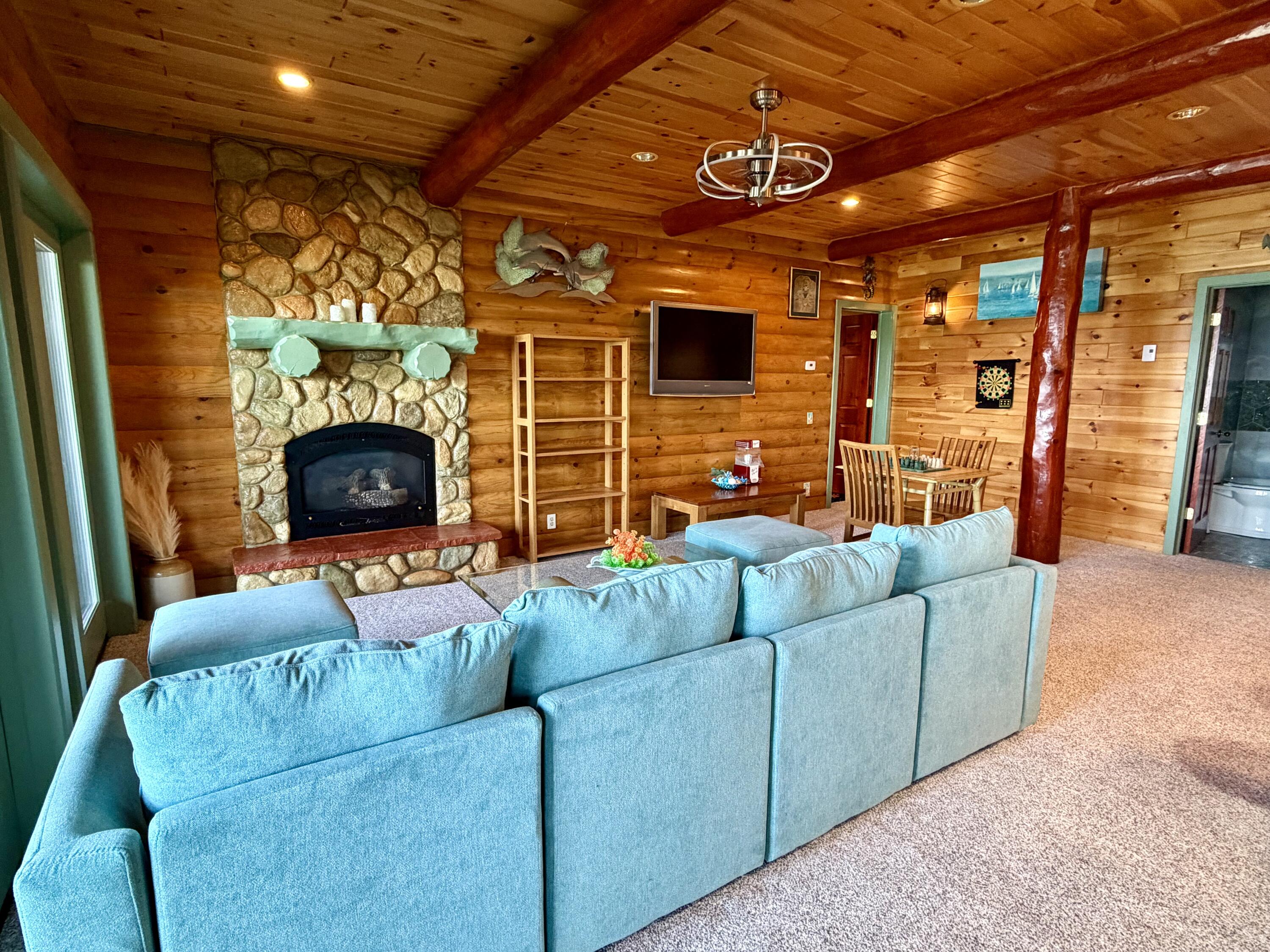 4460 W US-23 Highway