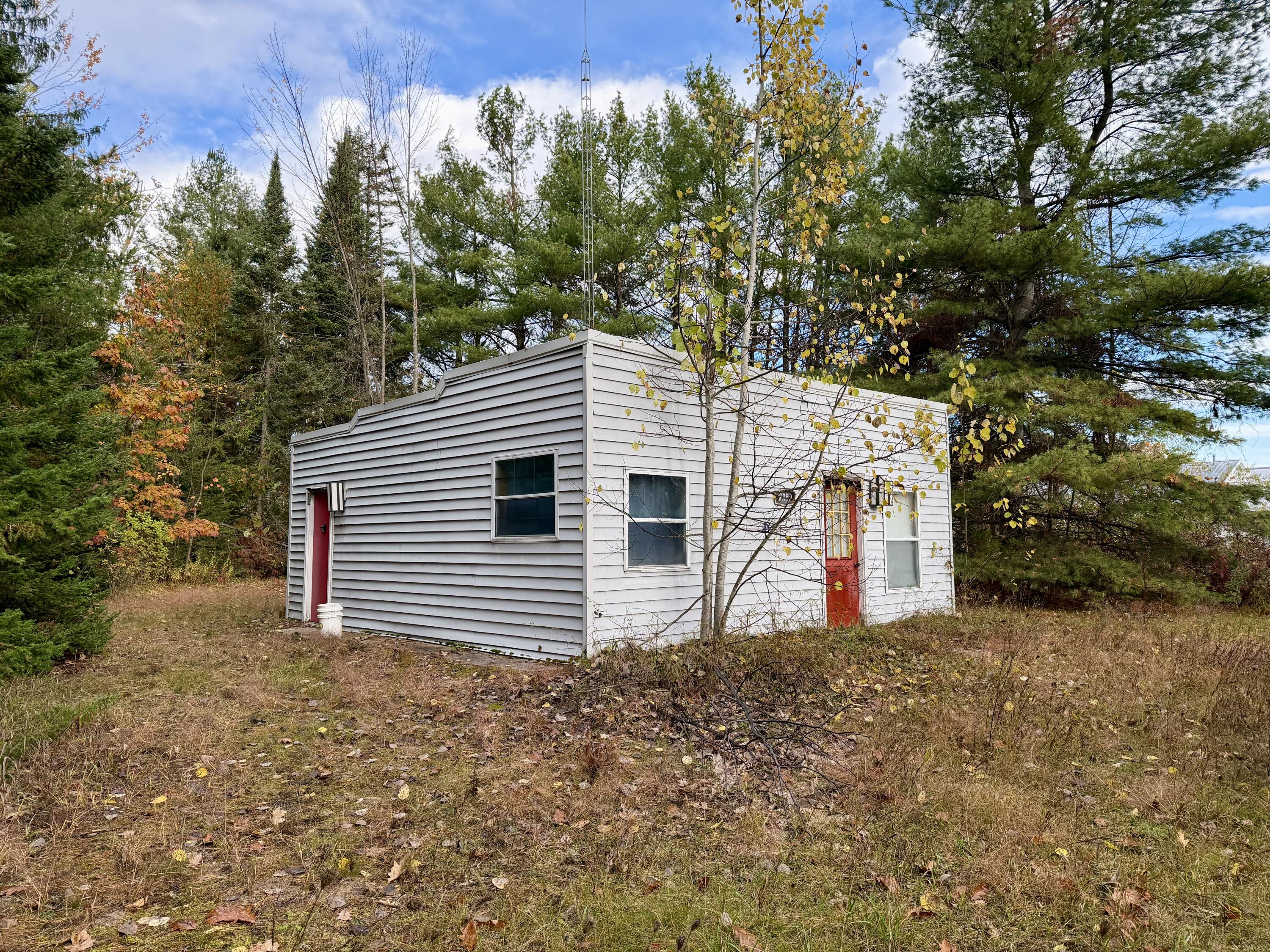 2350 W Silver Beach Road, Cheboygan