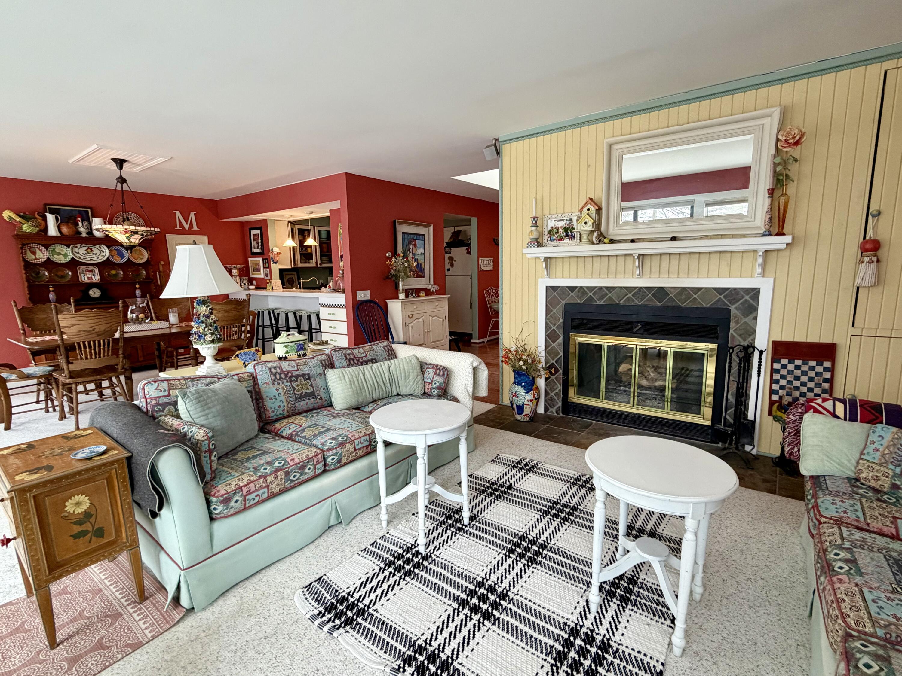 3332 Edgewater Drive