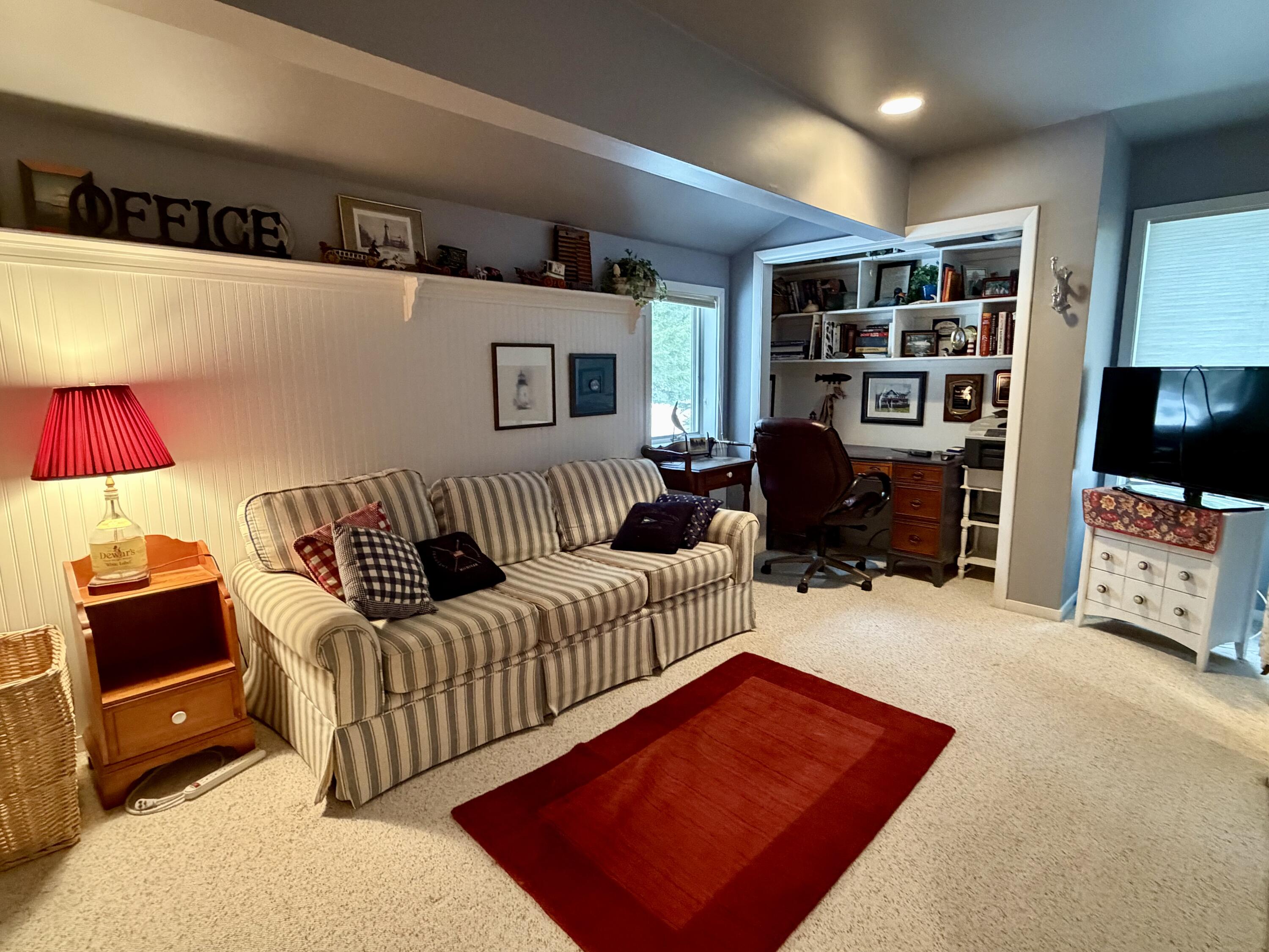 3332 Edgewater Drive