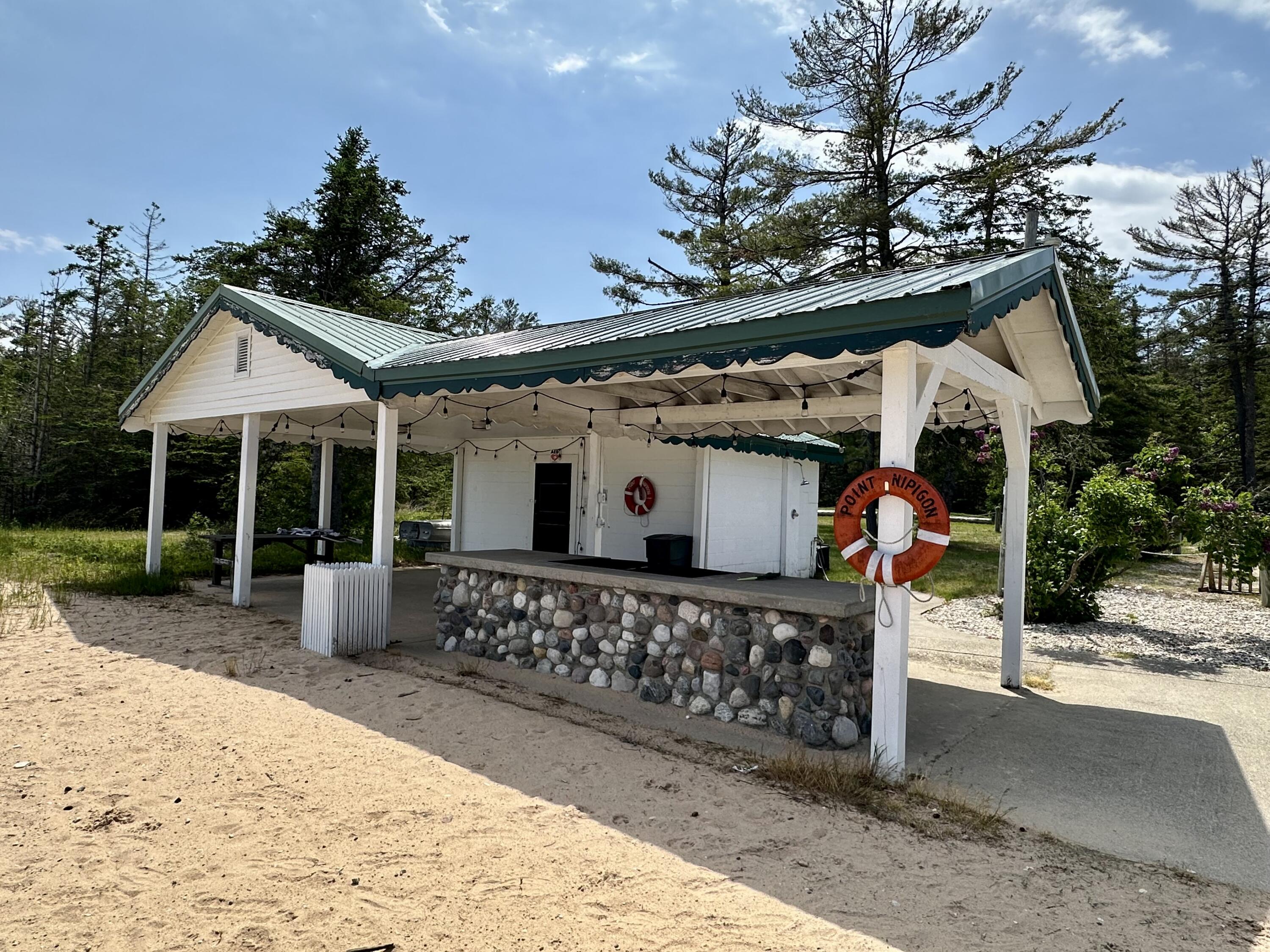 3332 Edgewater Drive