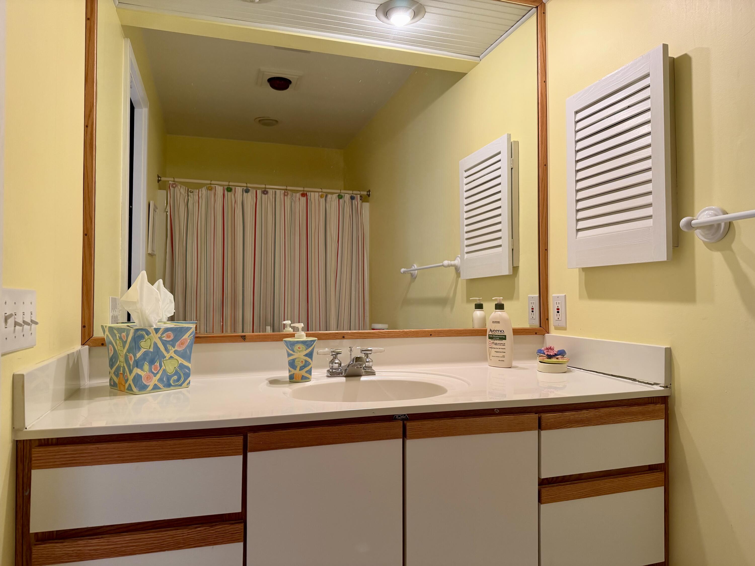 3332 Edgewater Drive