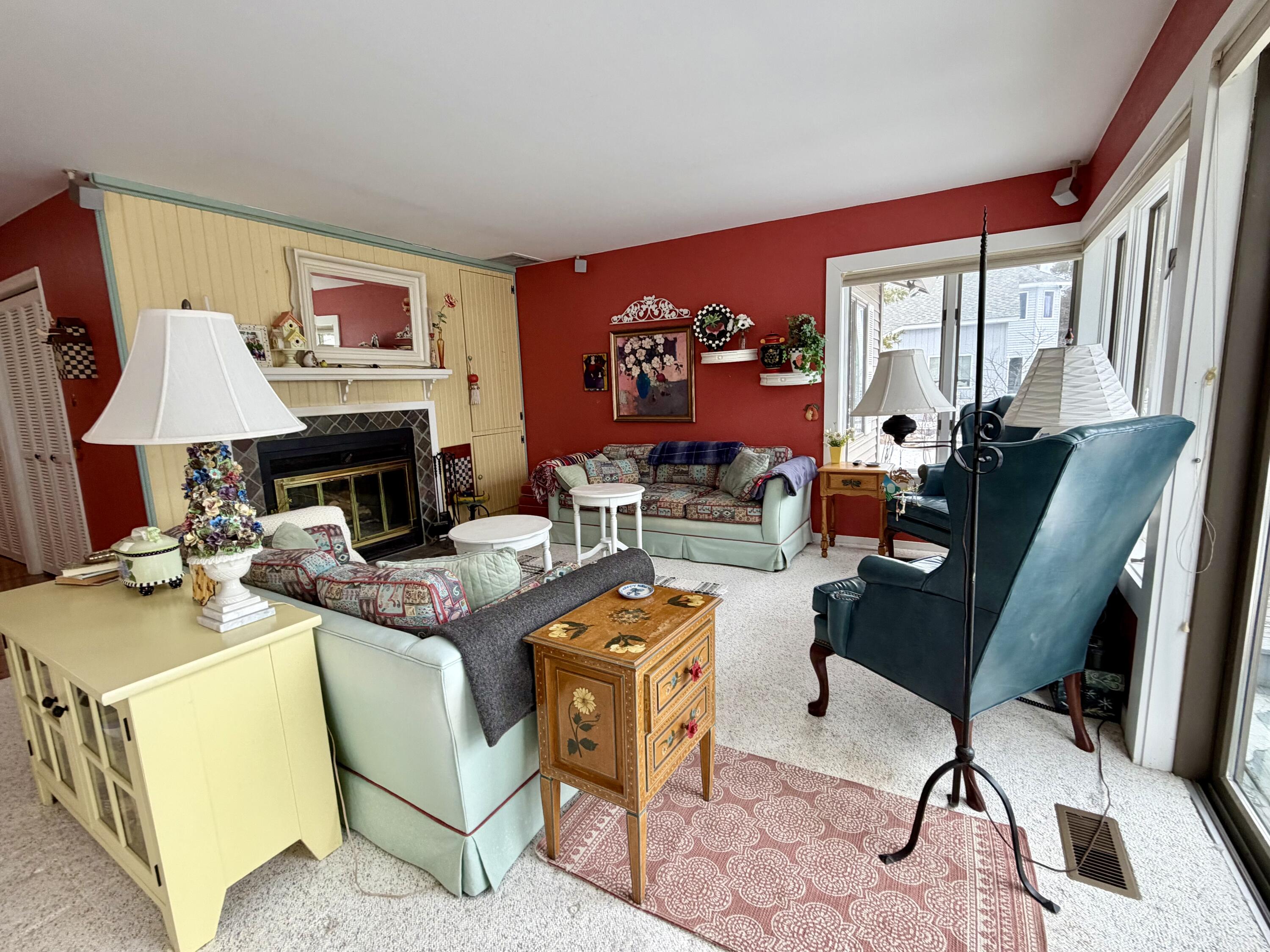 3332 Edgewater Drive