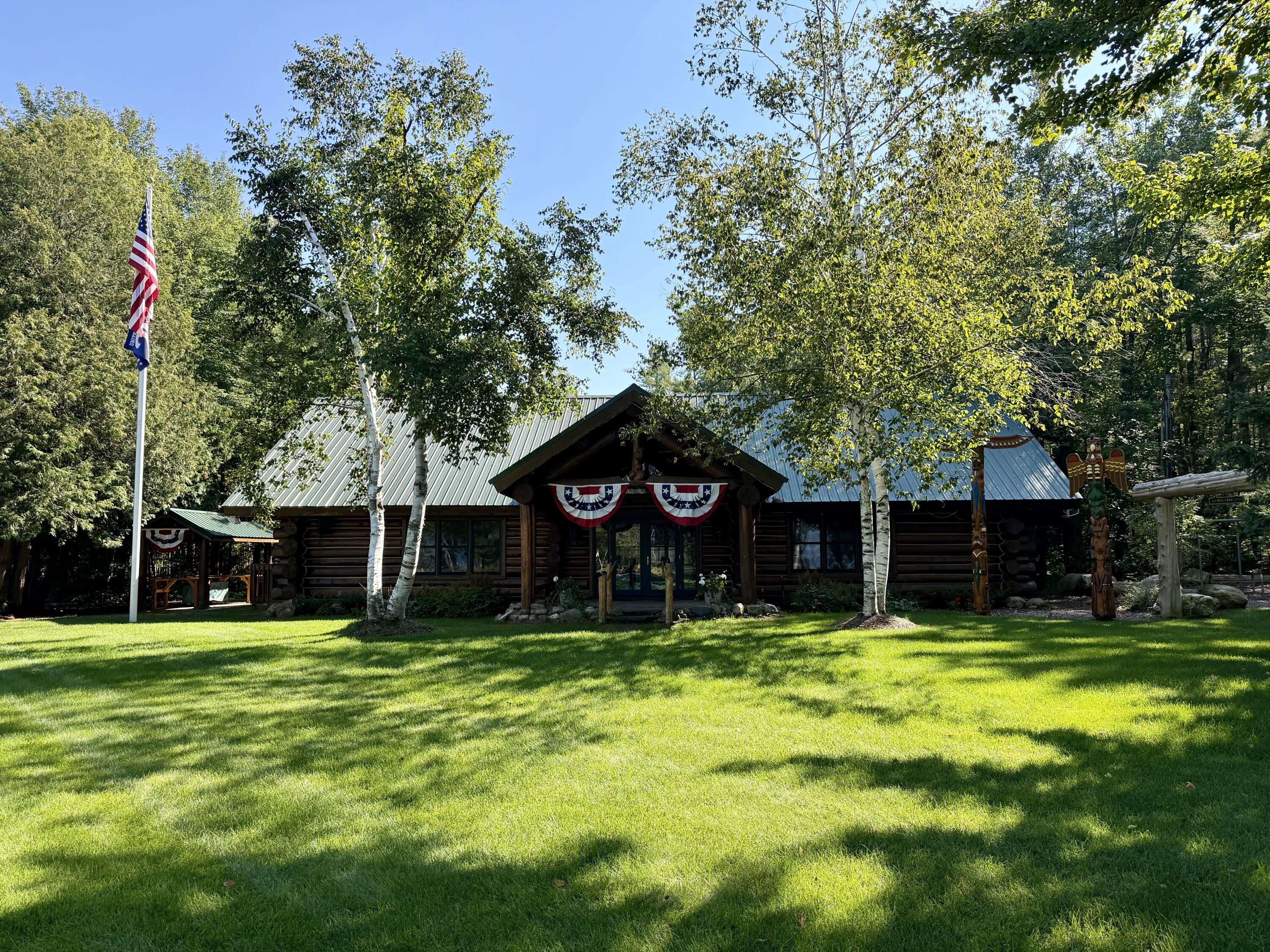 3332 Edgewater Drive