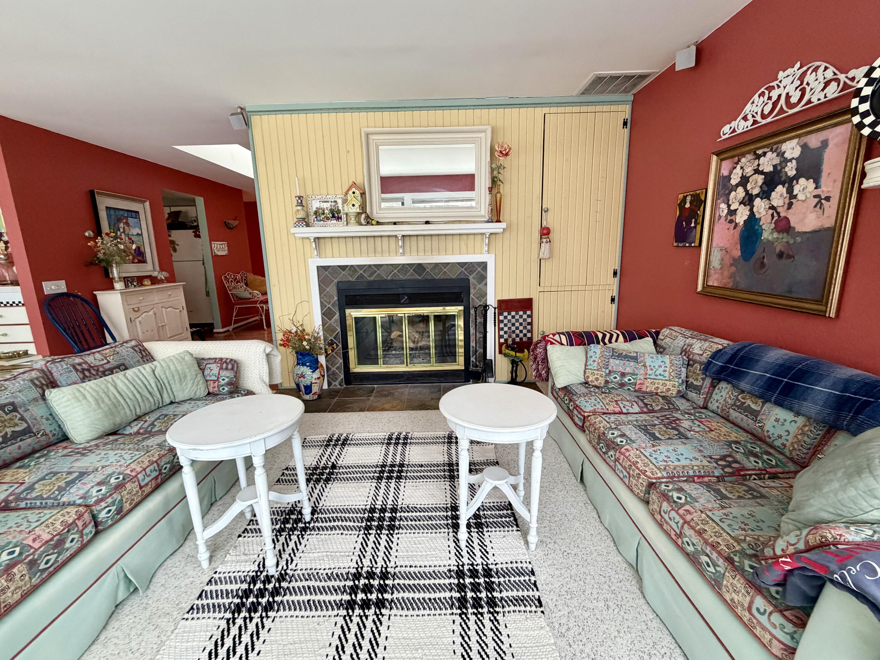 3332 Edgewater Drive