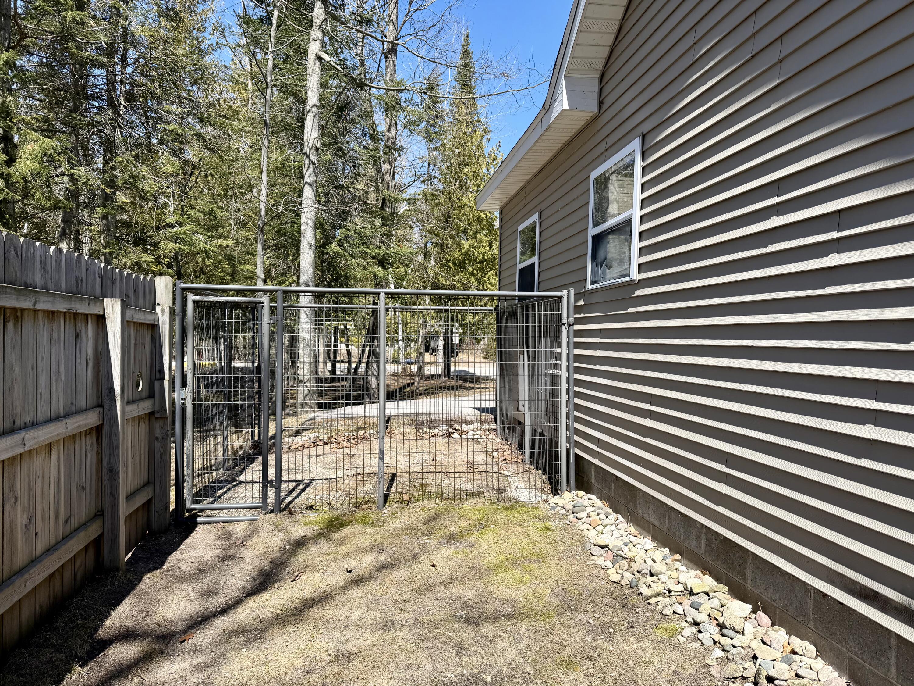 415 W Etherington Street