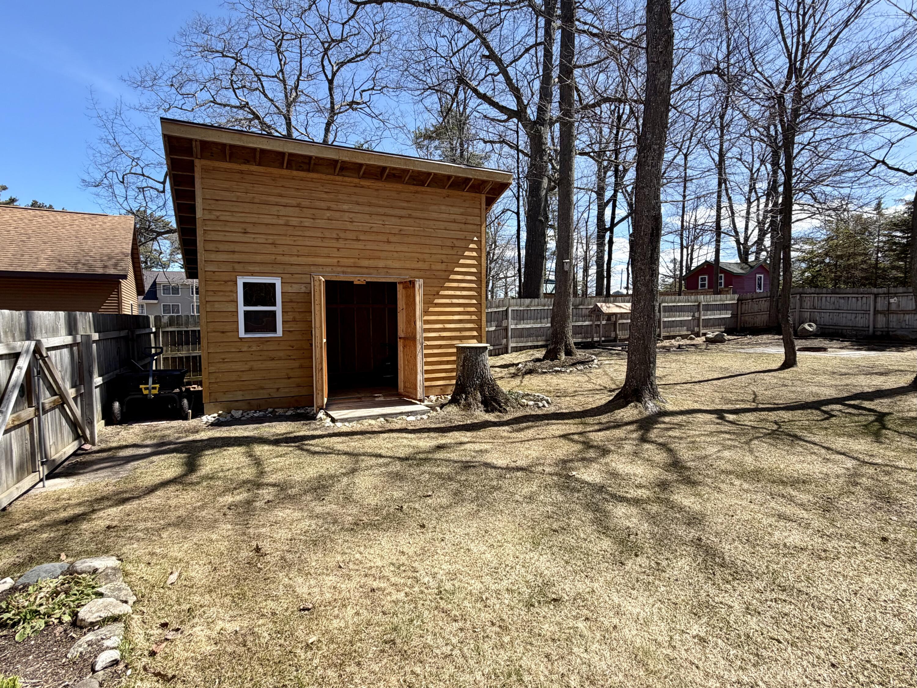 415 W Etherington Street