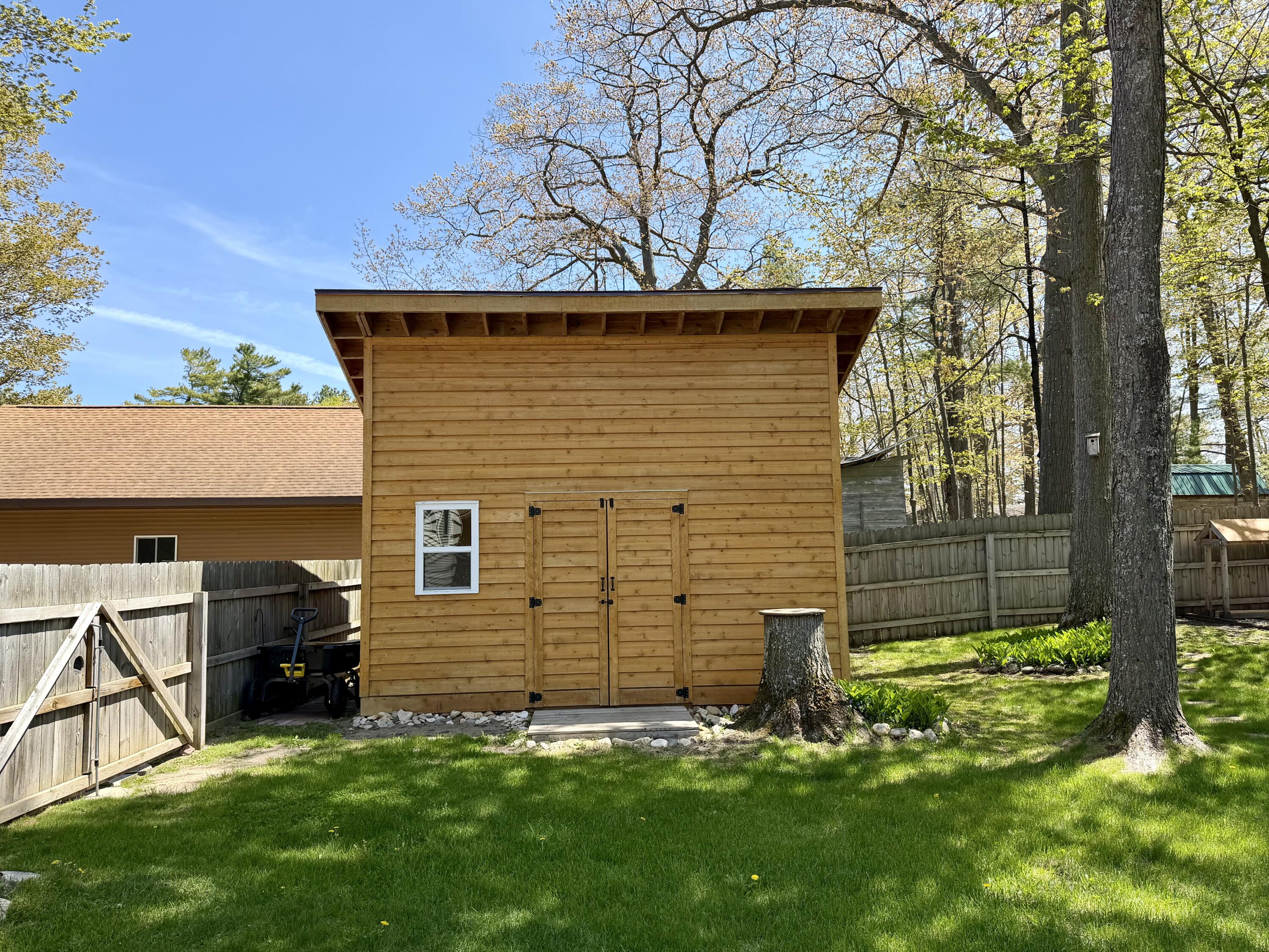 415 W Etherington Street