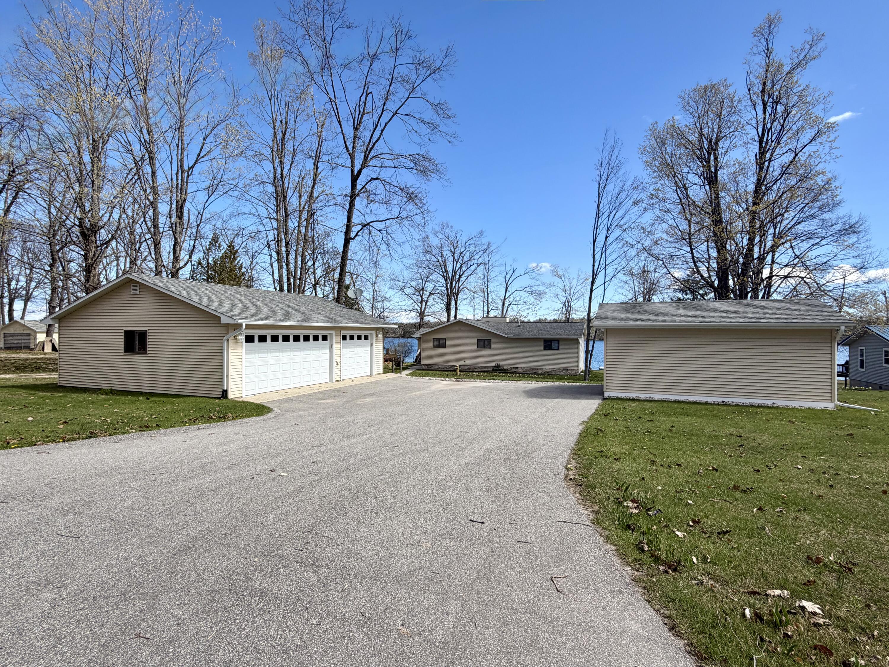 4616 Hiawatha Drive