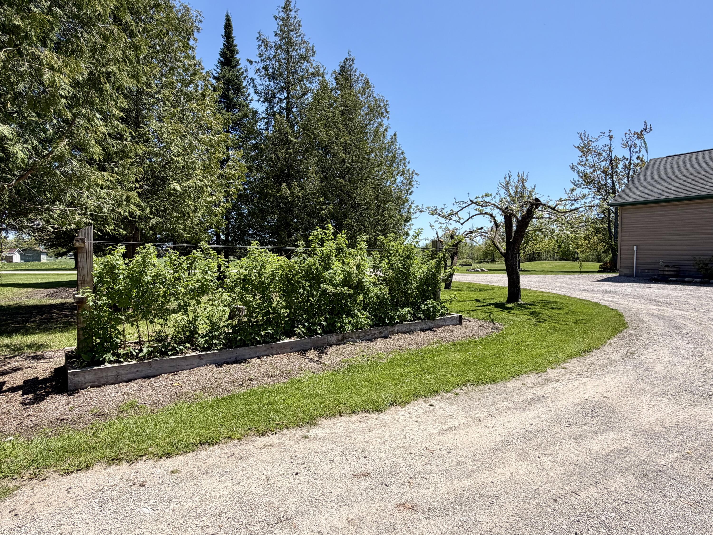 2181 E Levering Road