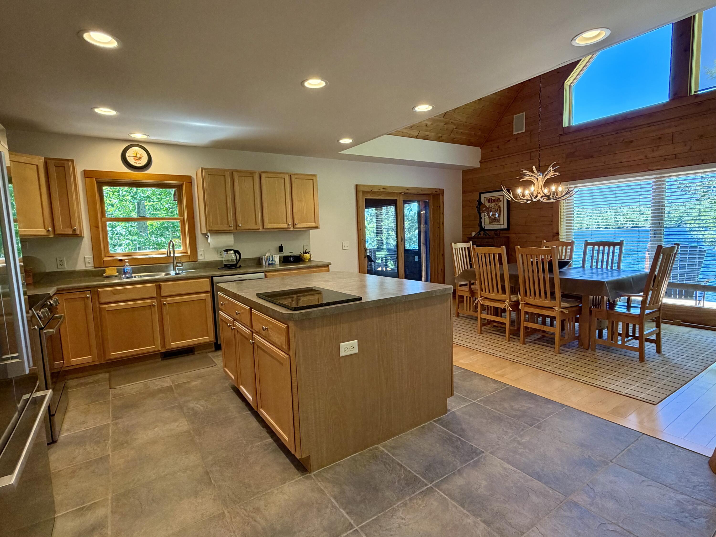 4482 Norway Trail