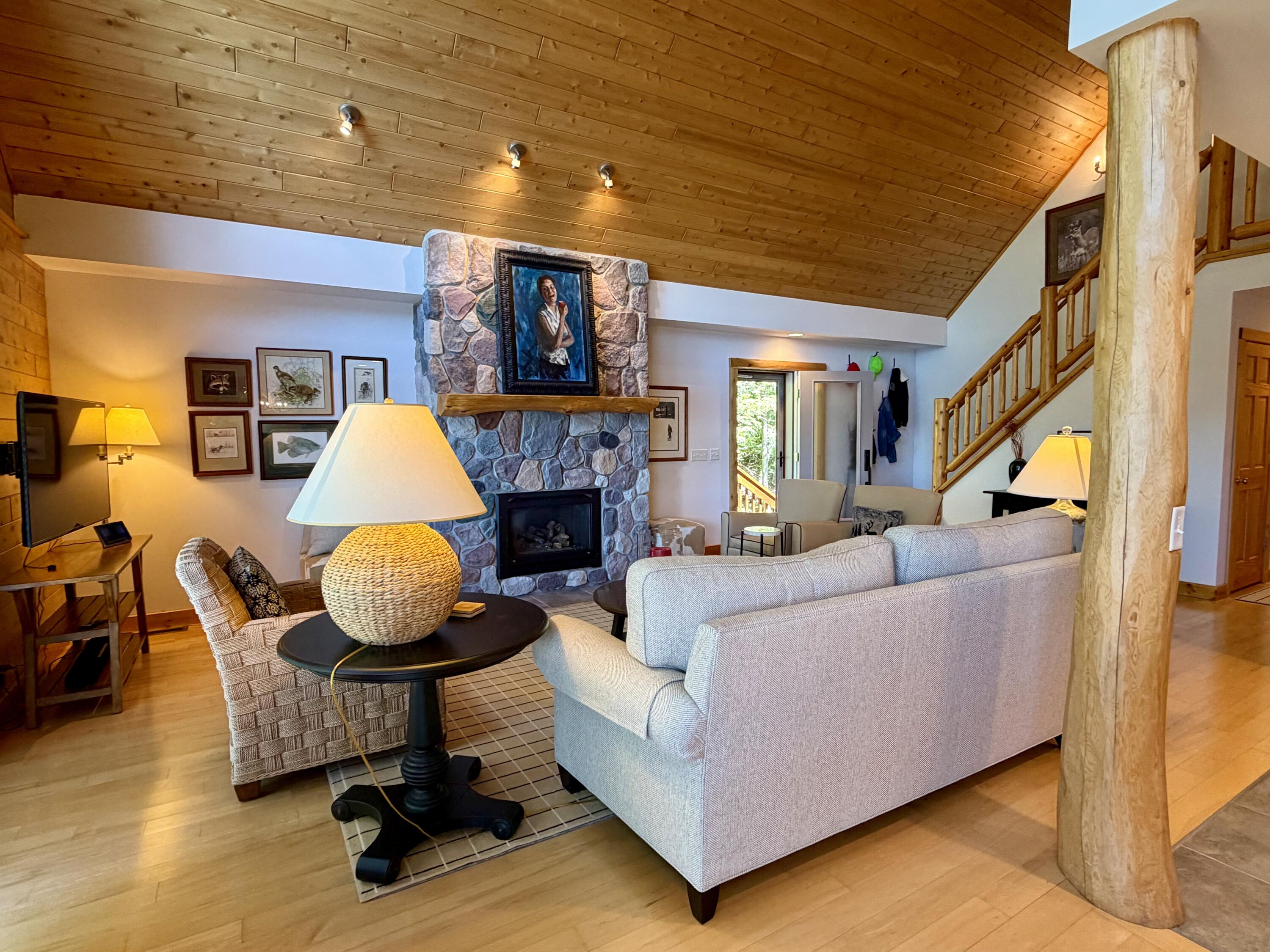 4482 Norway Trail