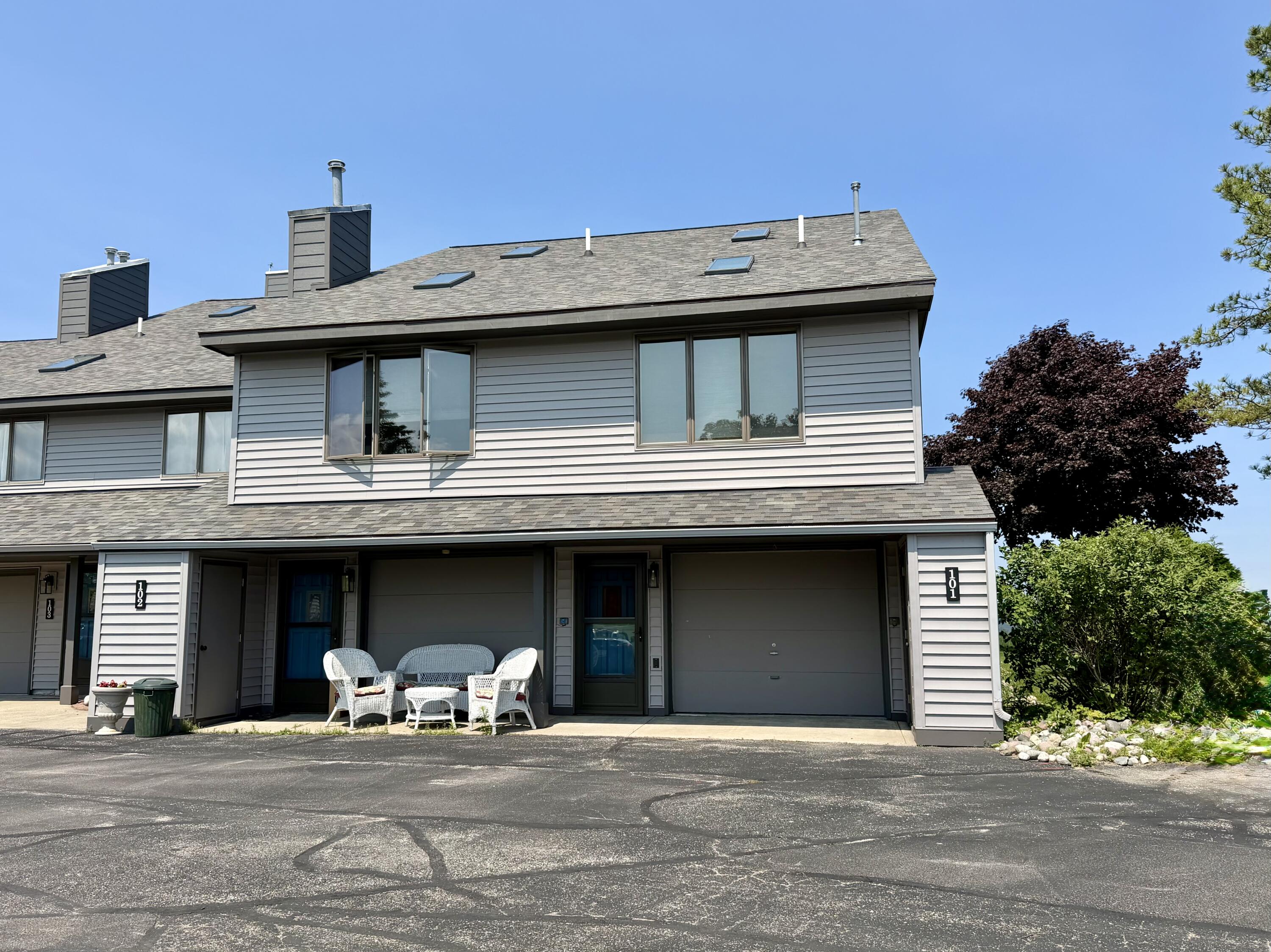 2515 Harrison Avenue, Unit 101