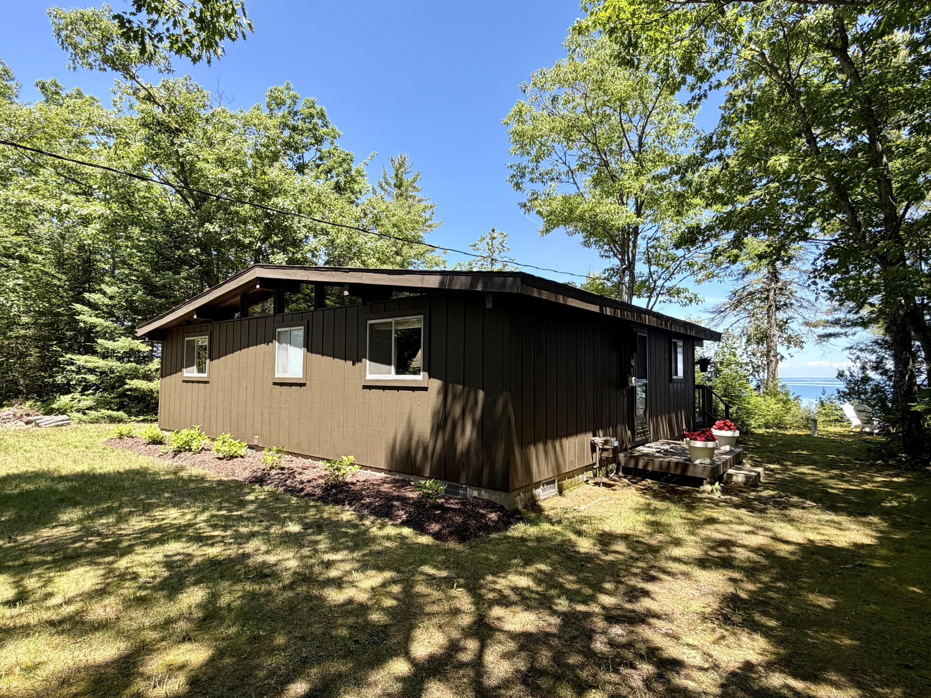 10705 Huron Trail