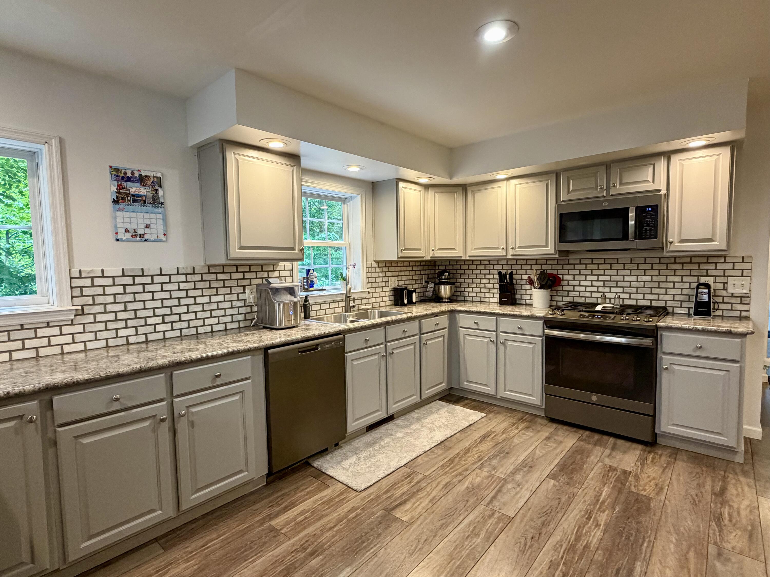 3612 River Rest Road