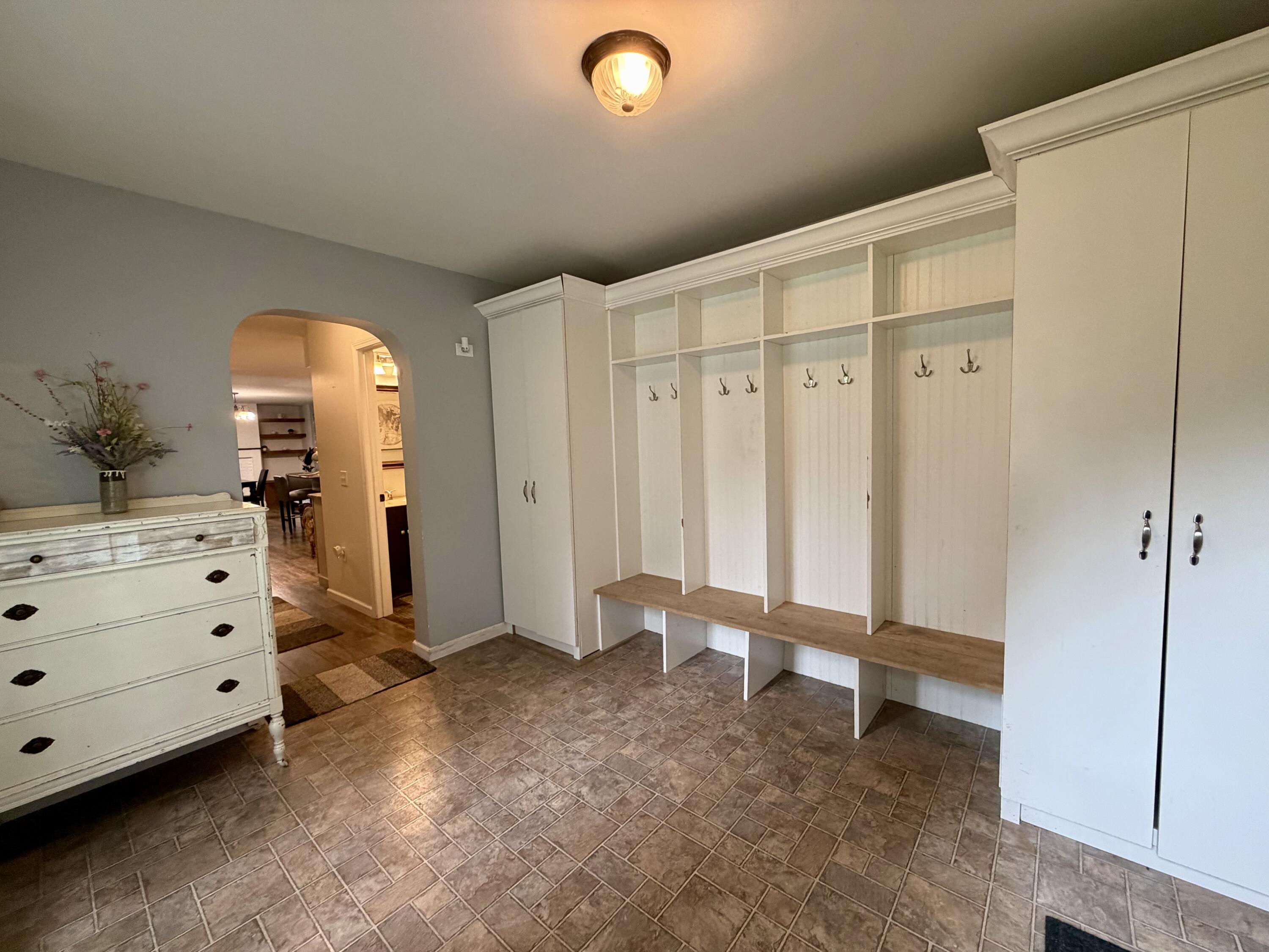 3612 River Rest Road