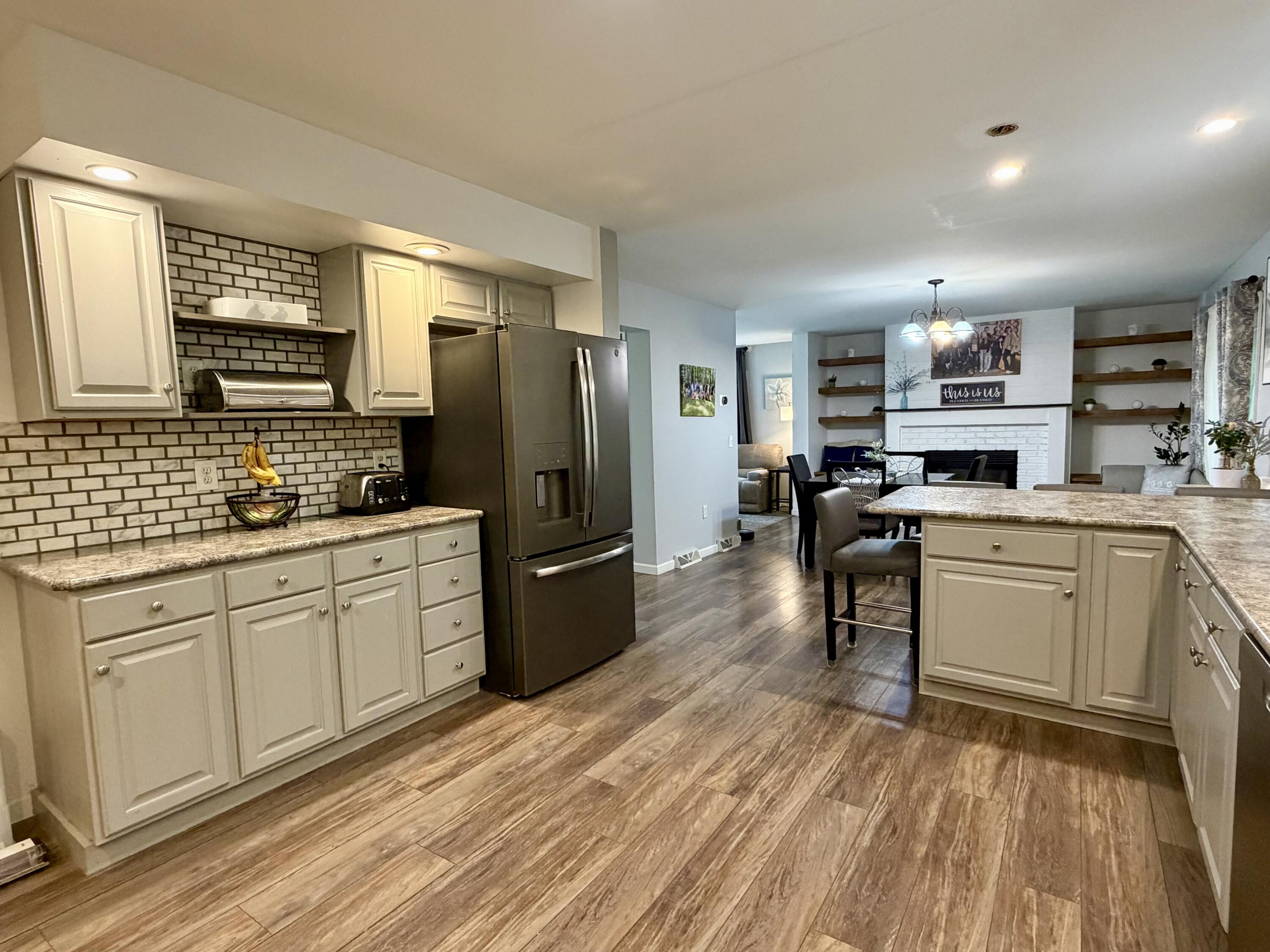 3612 River Rest Road