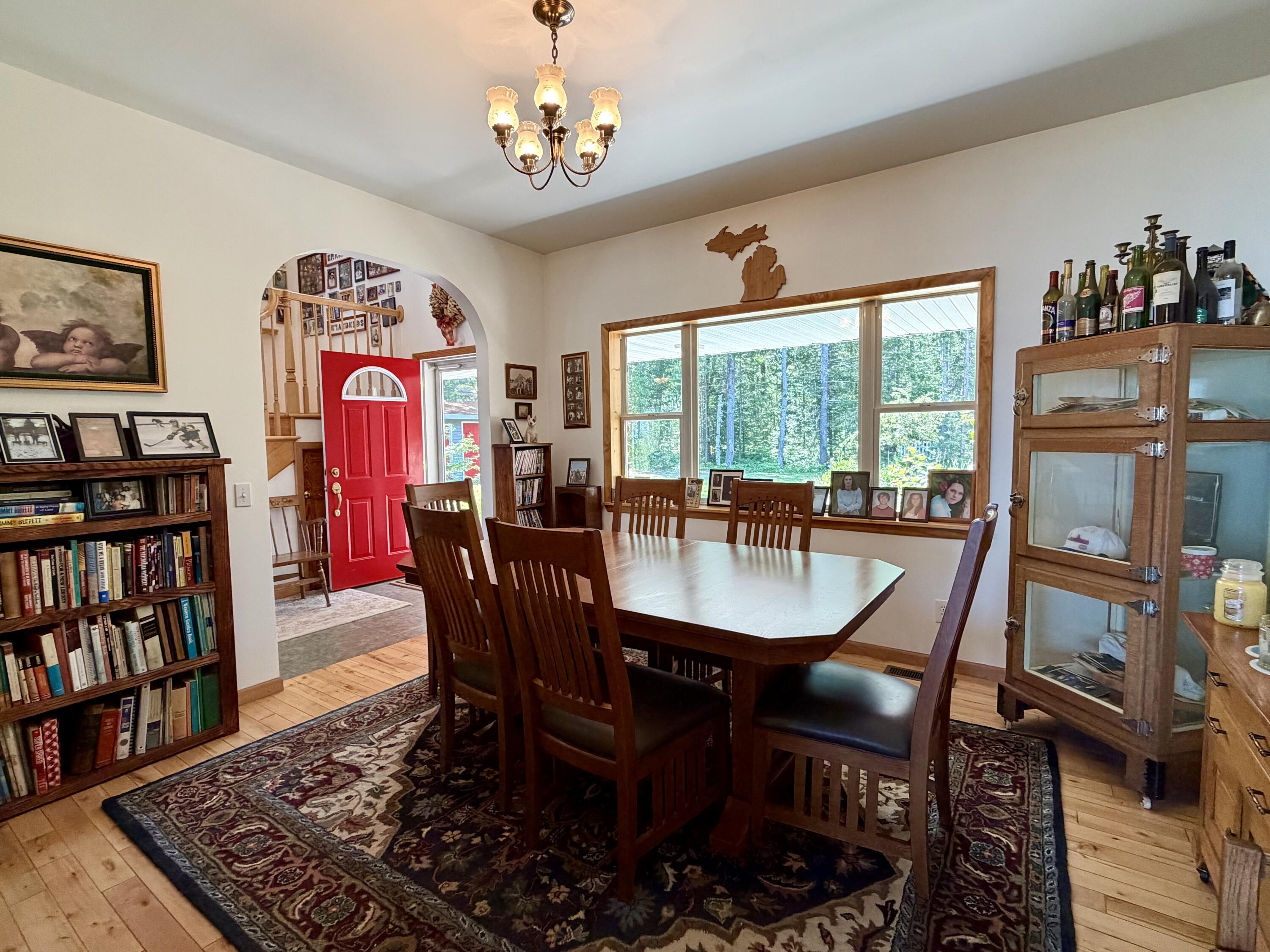 18439 Iroquois Lane