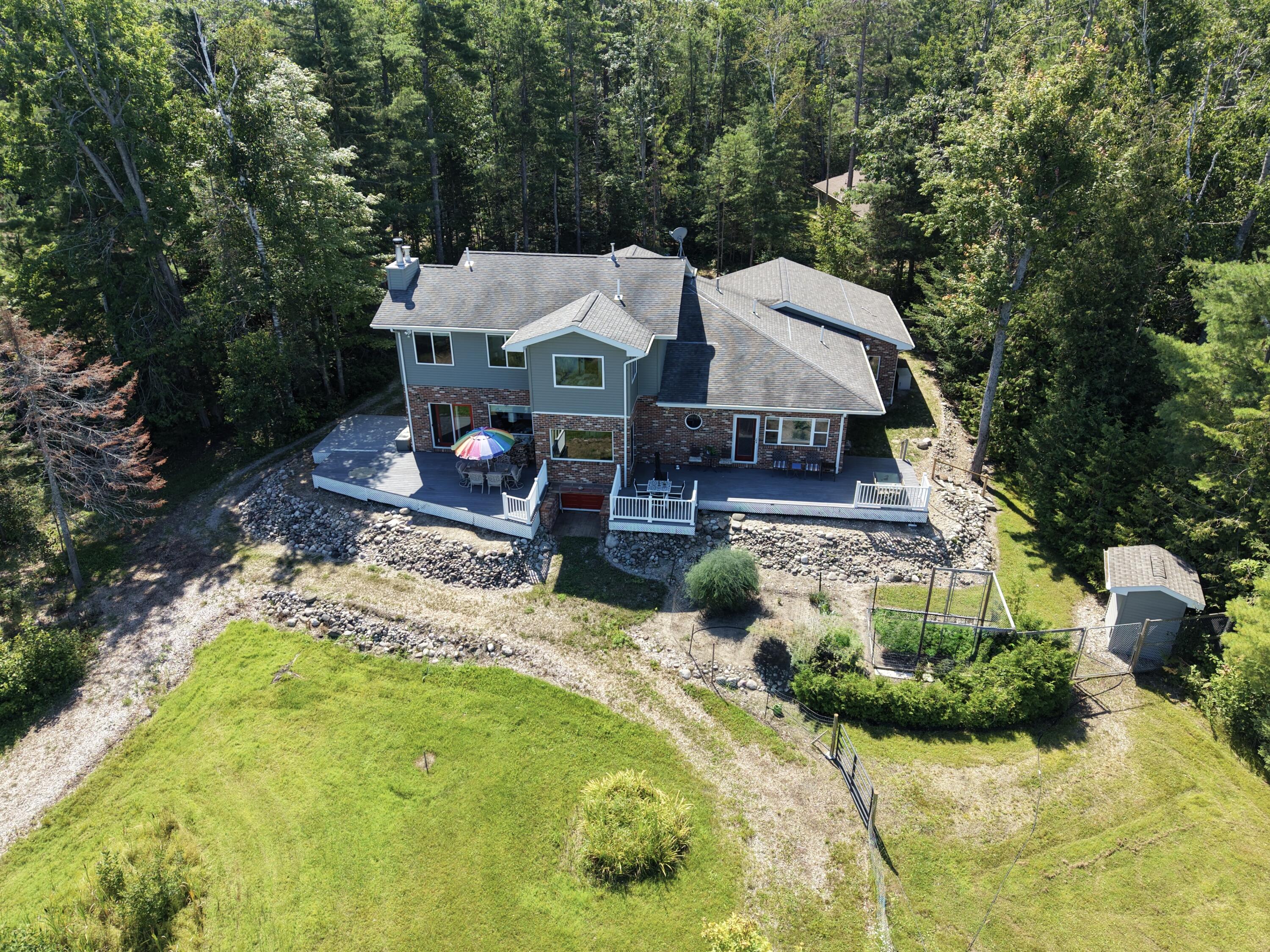 18439 Iroquois Lane