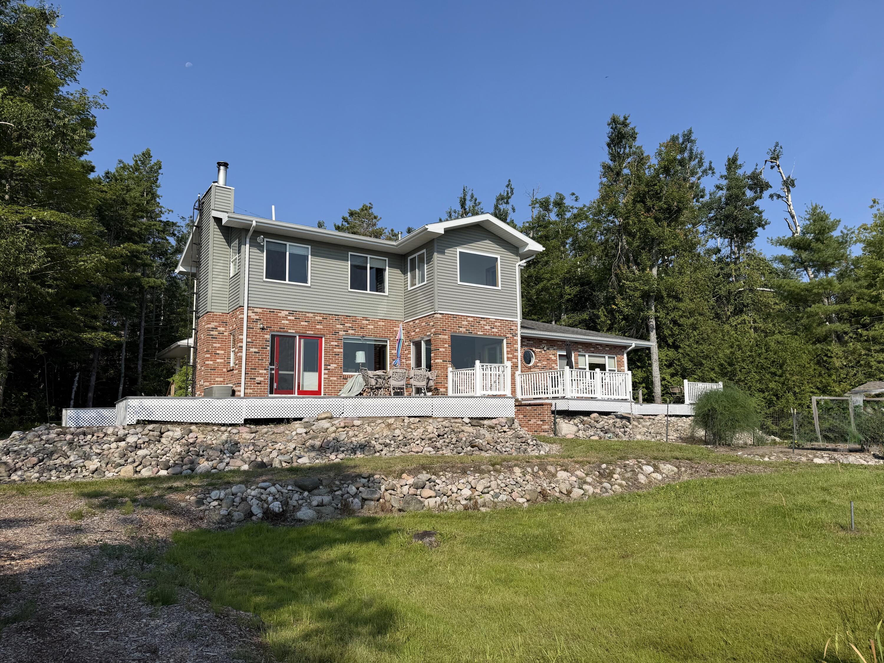 18439 Iroquois Lane
