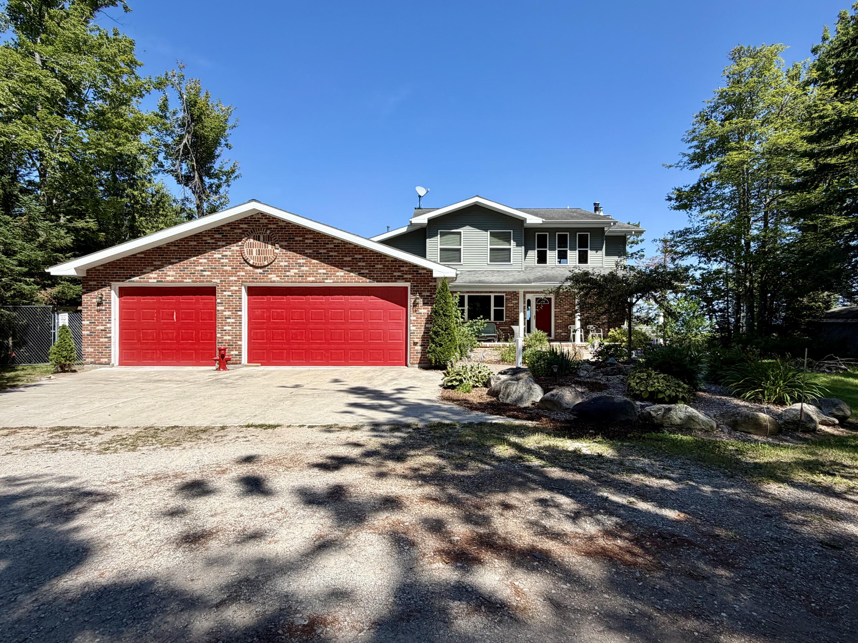 18439 Iroquois Lane