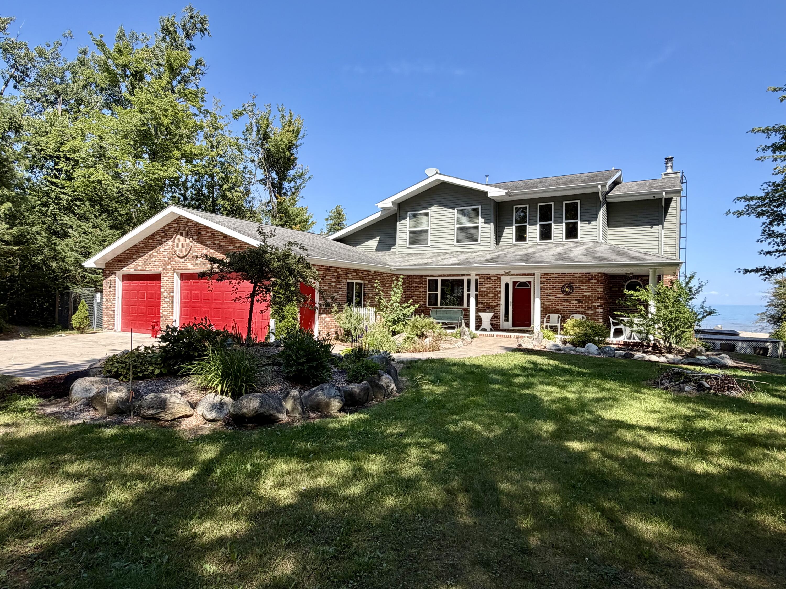 18439 Iroquois Lane