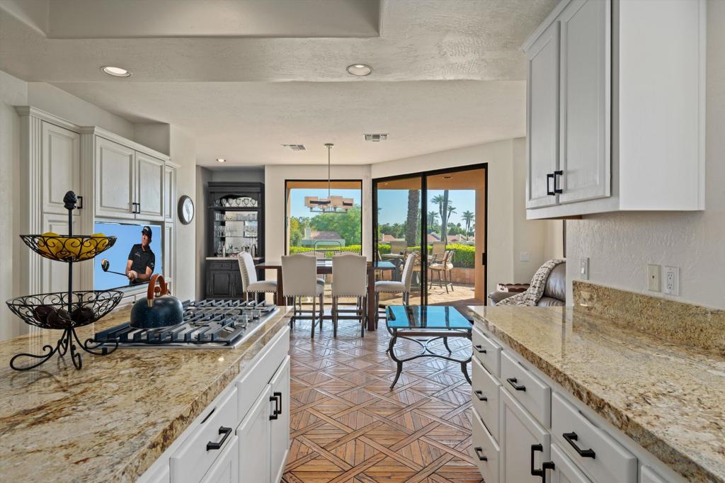 76895 Avenida Fernando