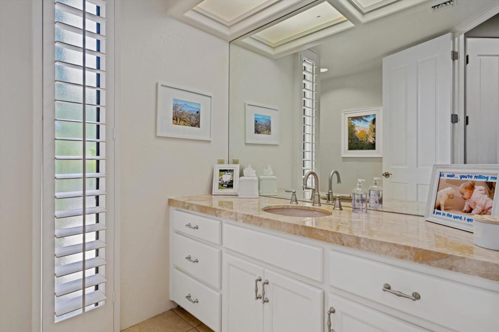 76895 Avenida Fernando