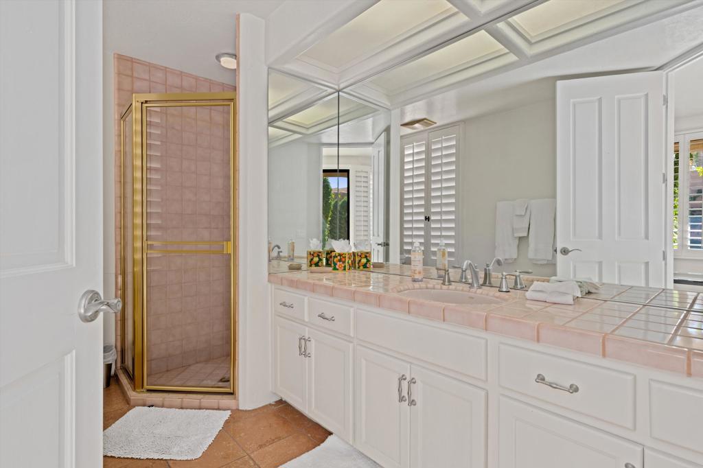 76895 Avenida Fernando