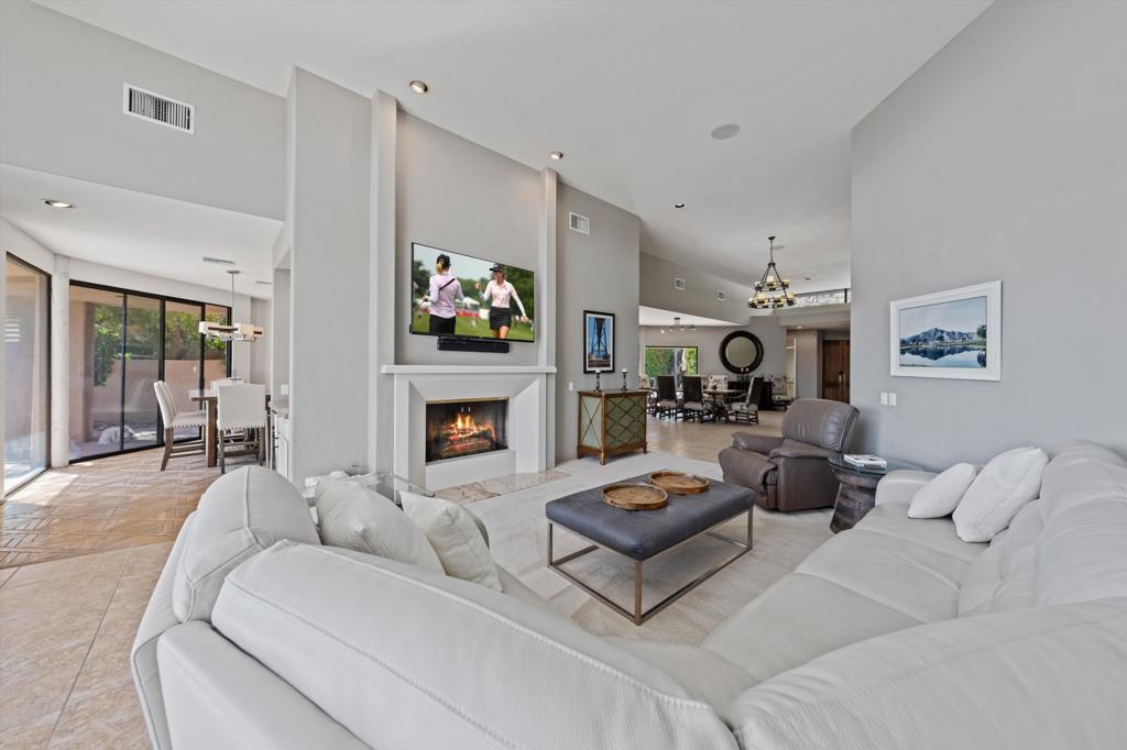 76895 Avenida Fernando