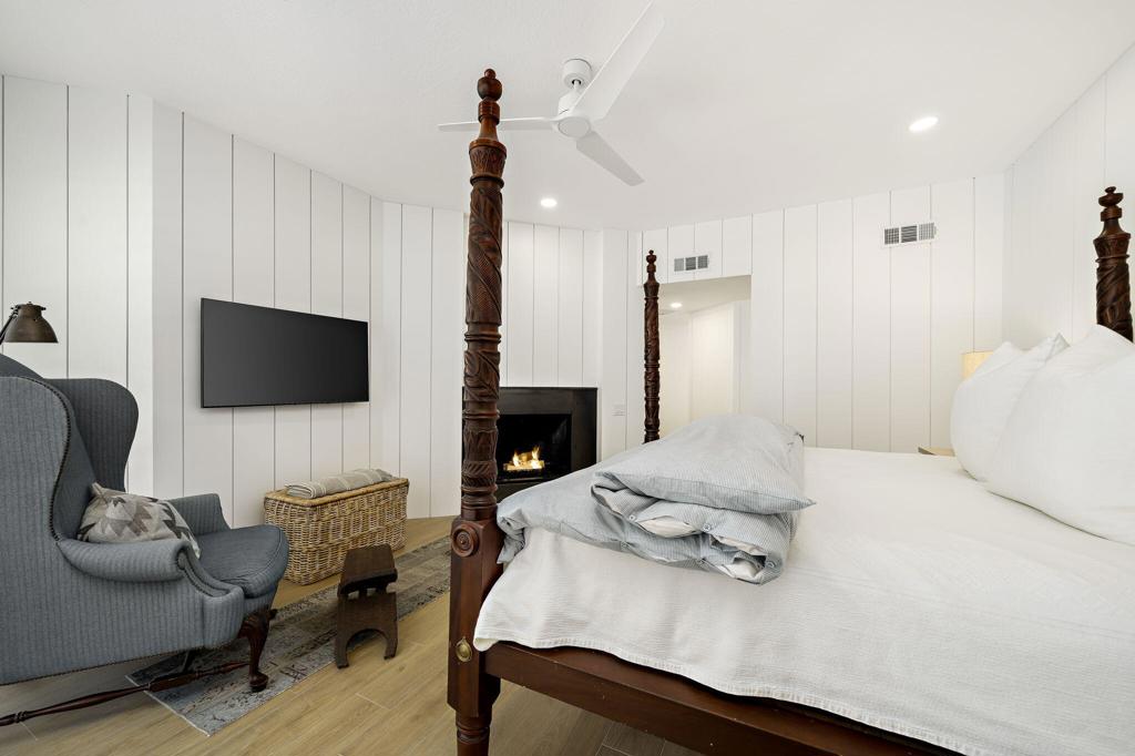 76970 Avenida Fernando